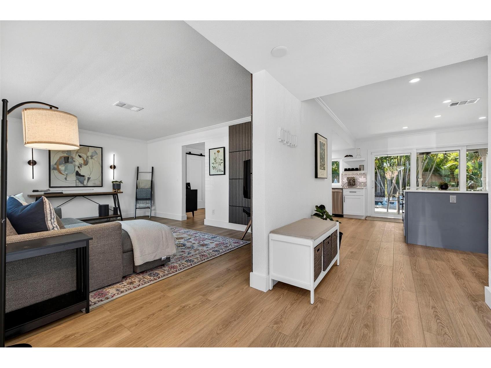 1122 45th Avenue NE Saint Petersburg FL 33703 TB8527187 image4
