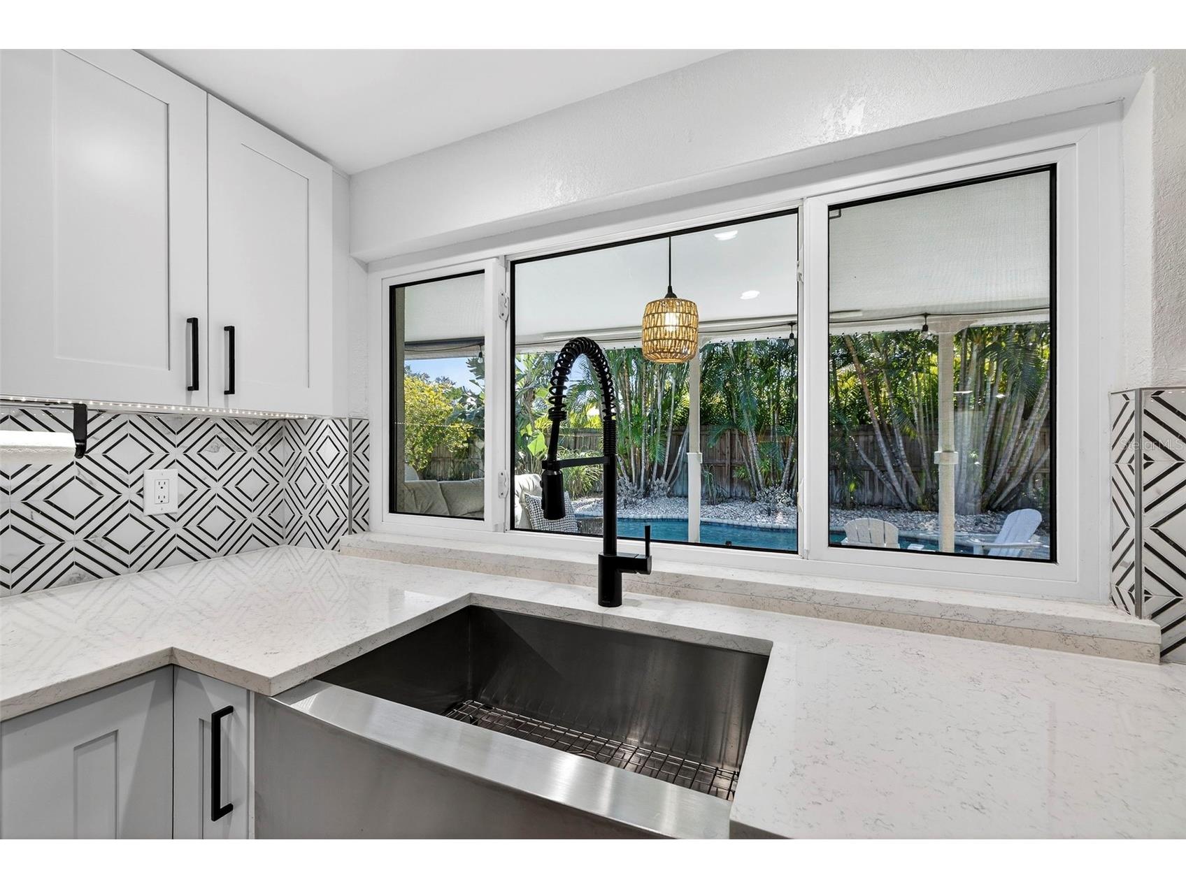 1122 45th Avenue NE Saint Petersburg FL 33703 TB8527187 image8
