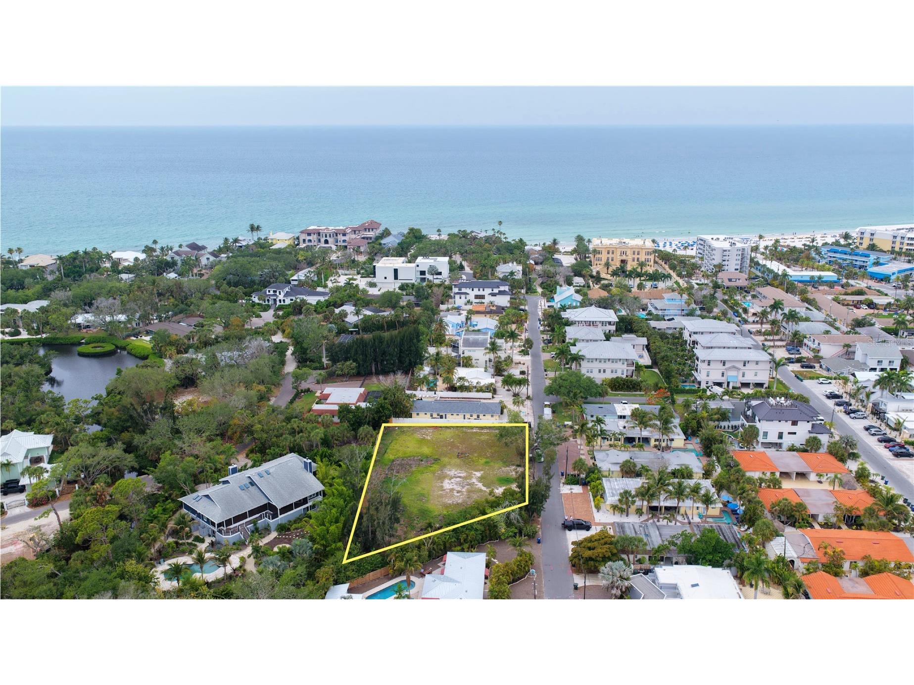 1122 Crescent Street Sarasota FL 34242 A4694114 image1