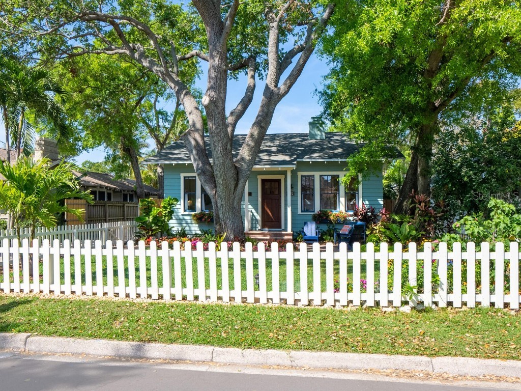 1122 Pomelo Avenue Sarasota FL 34236 A4563599 image1