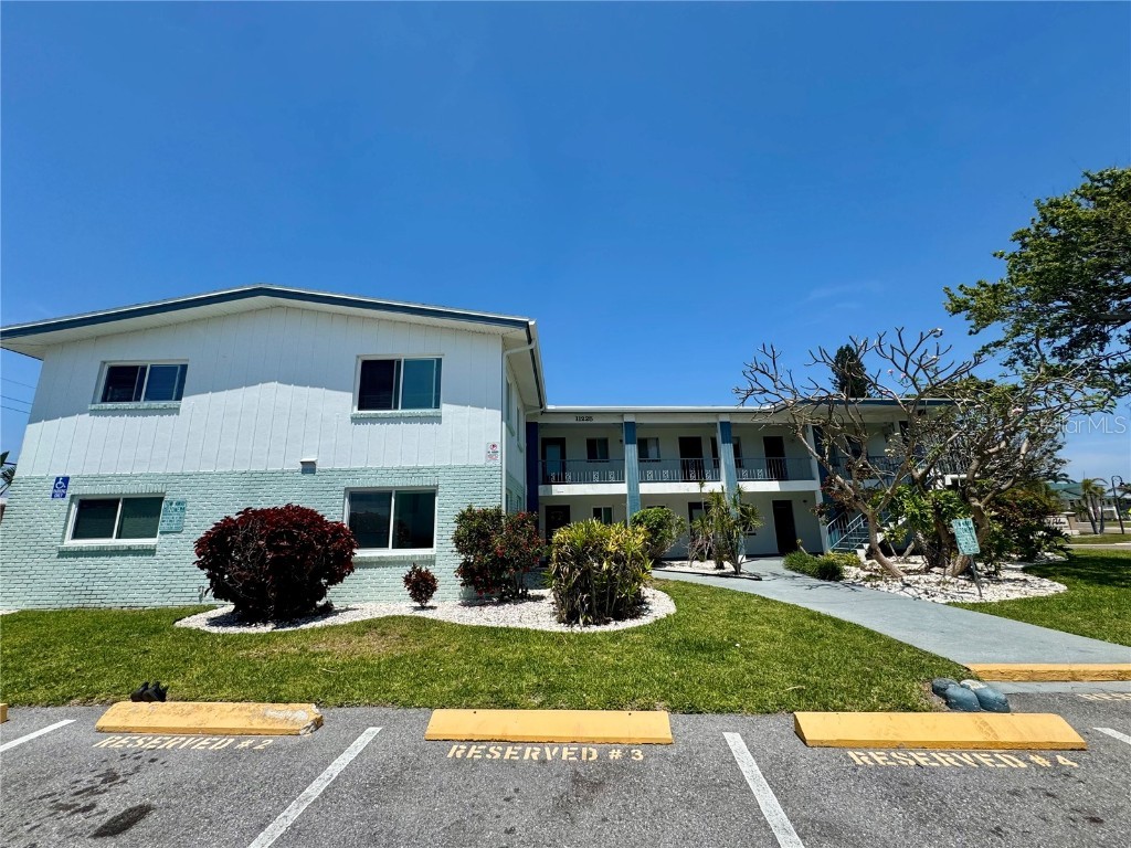 11225 1st Street E Treasure Island FL 33706 TB8380609 image1