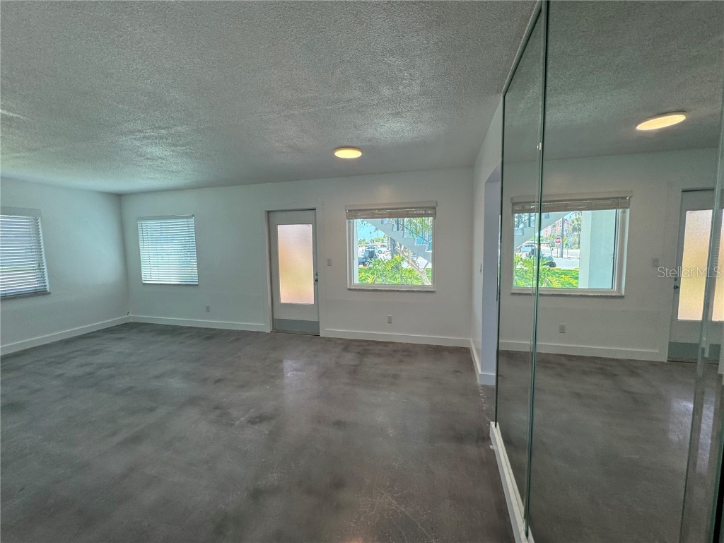 11225 1st Street E Treasure Island FL 33706 TB8380609 image50