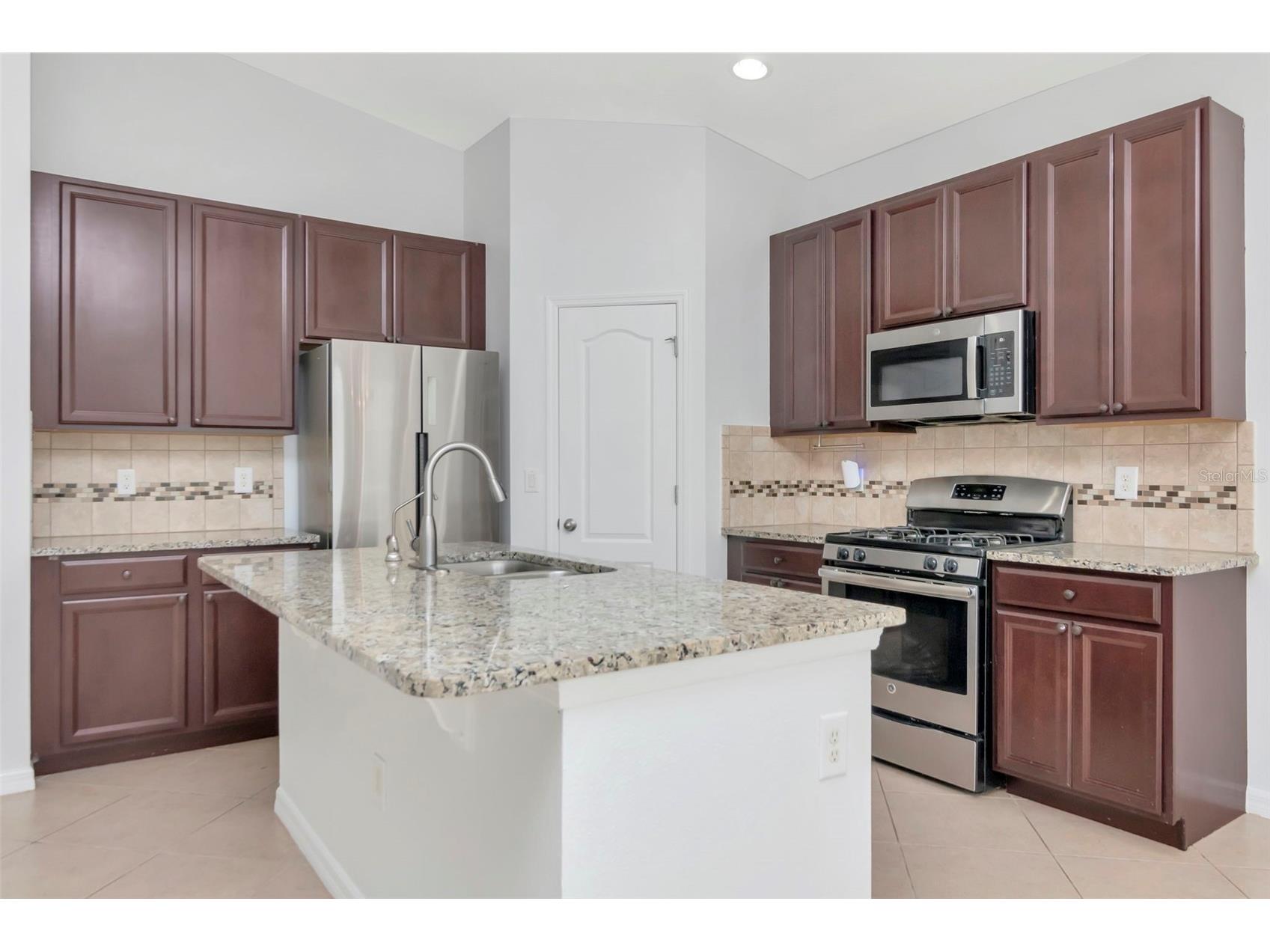 11229 Spring Point Circle Riverview FL 33579 - LAKE LUCIA TB8417688 image6