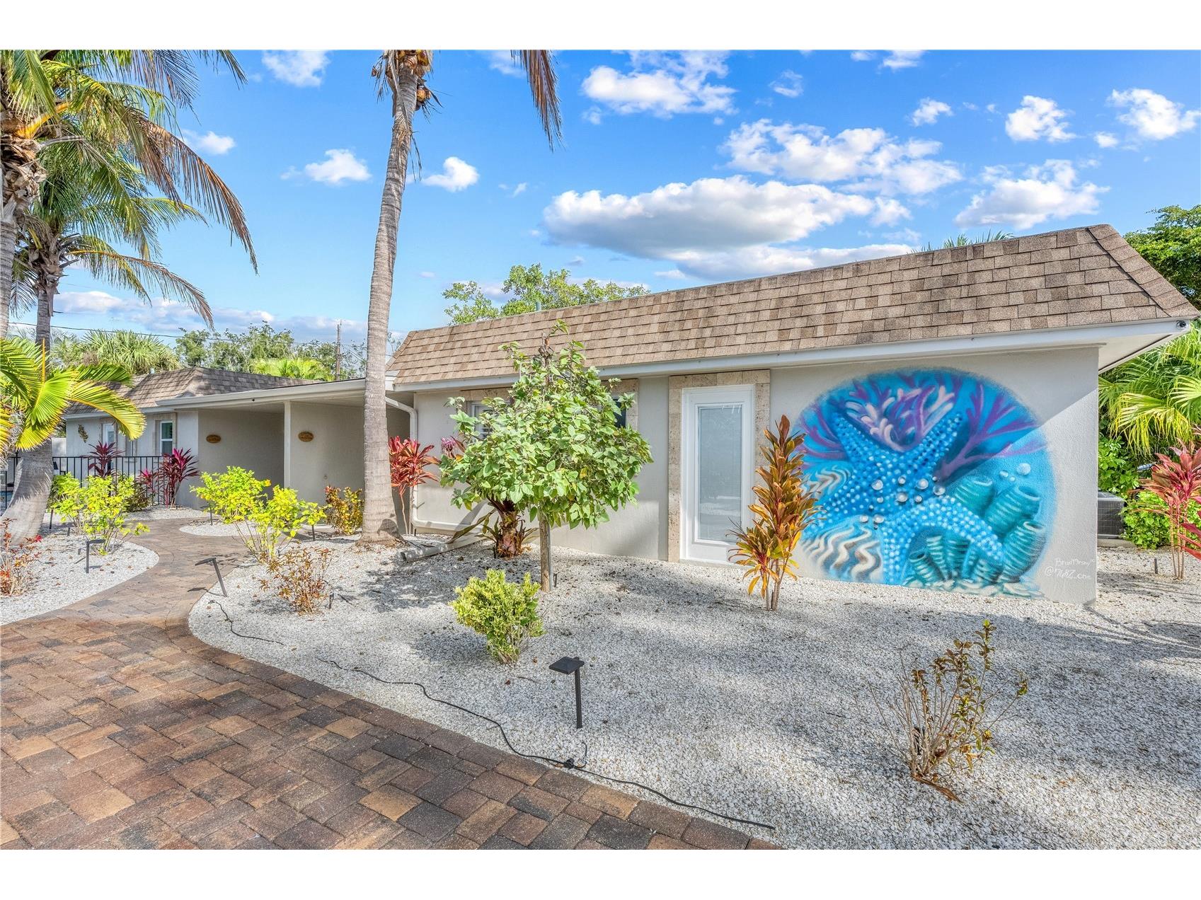 1123 Crescent Street #1123/1125 Sarasota FL 34242 A4676152 image1