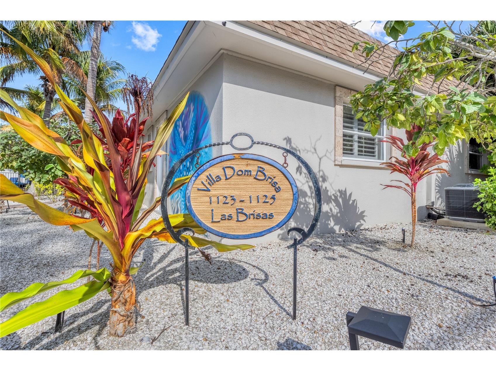 1123 Crescent Street #1123/1125 Sarasota FL 34242 A4678397 image1