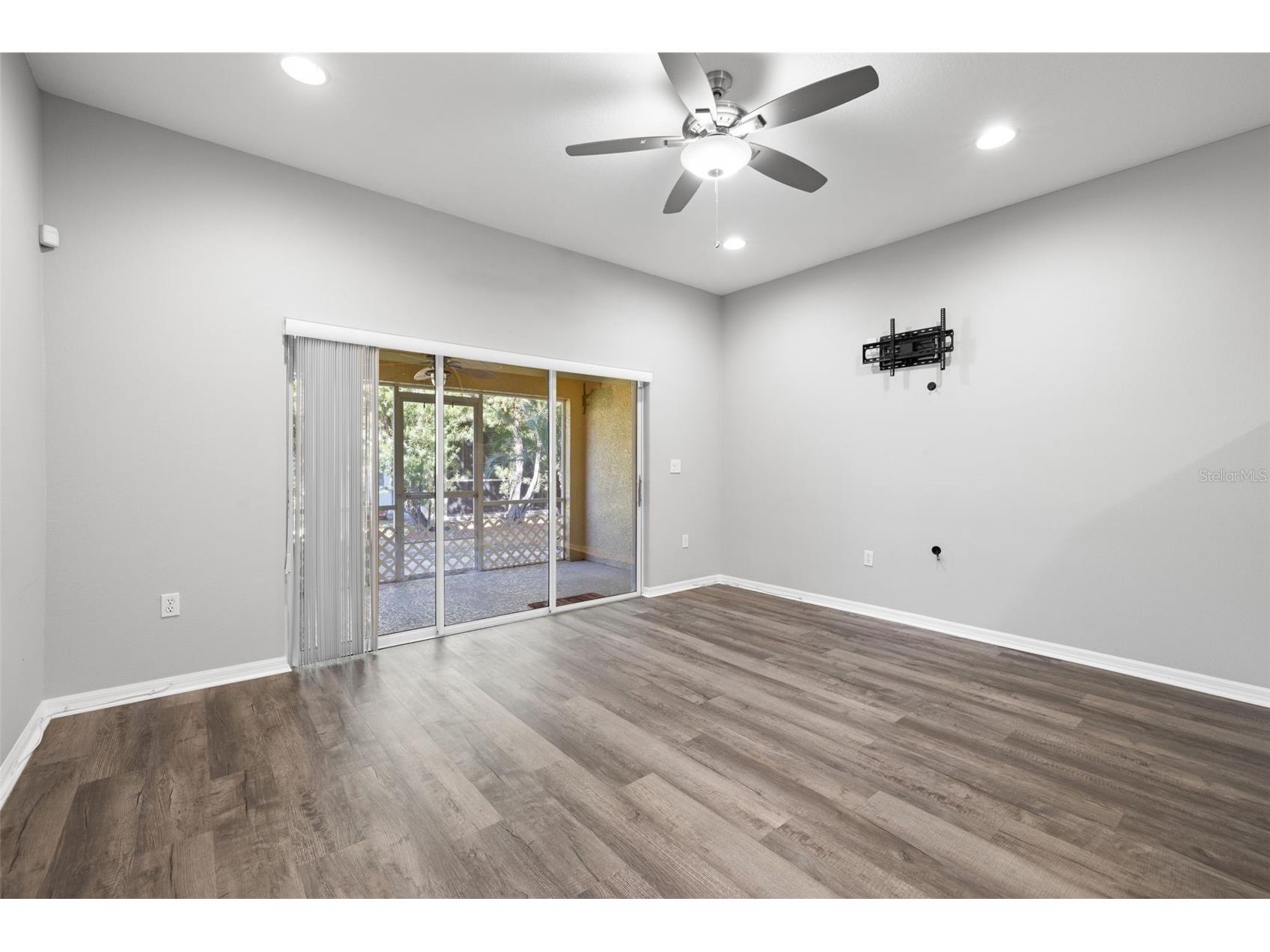 11231 Kapok Grand Circle Saint Petersburg FL 33708 TB8454332 image14