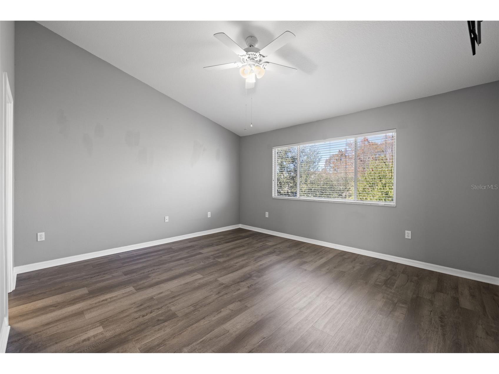 11231 Kapok Grand Circle Saint Petersburg FL 33708 TB8454332 image18