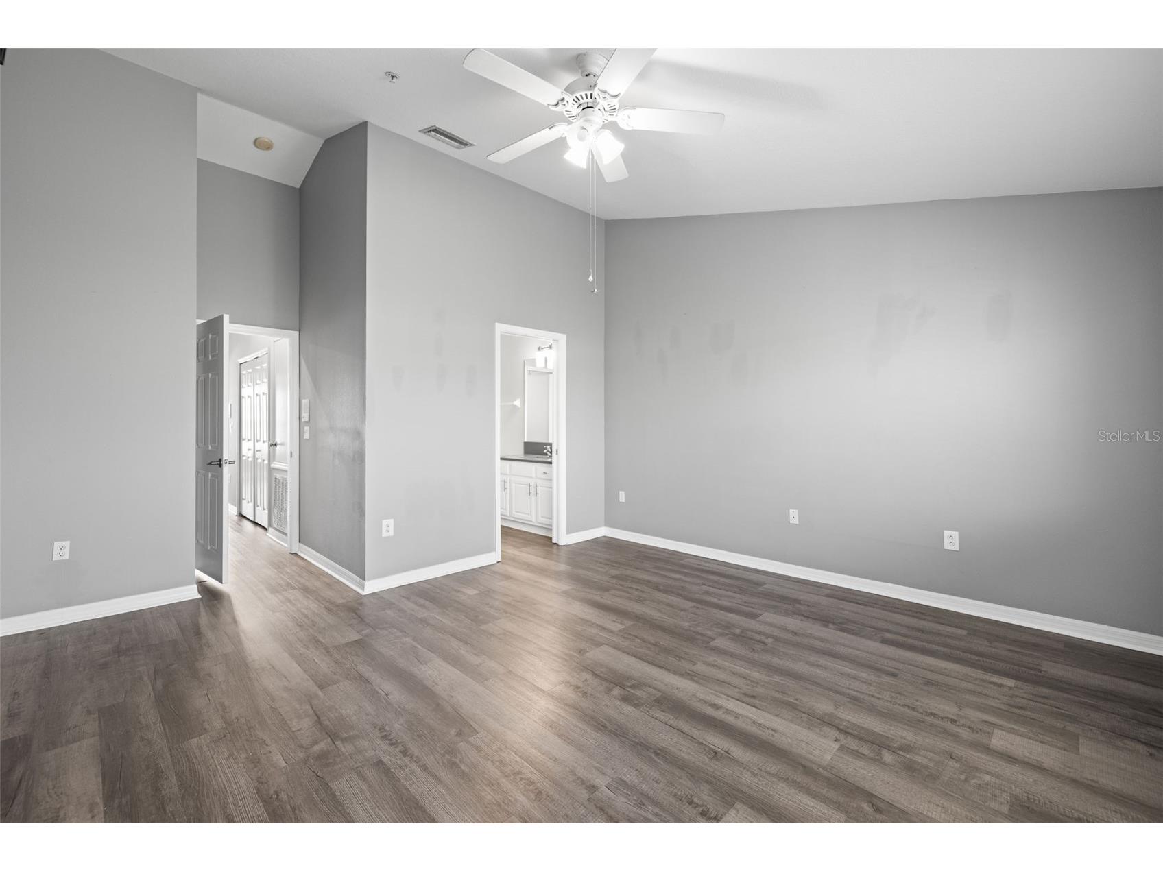 11231 Kapok Grand Circle Saint Petersburg FL 33708 TB8454332 image19