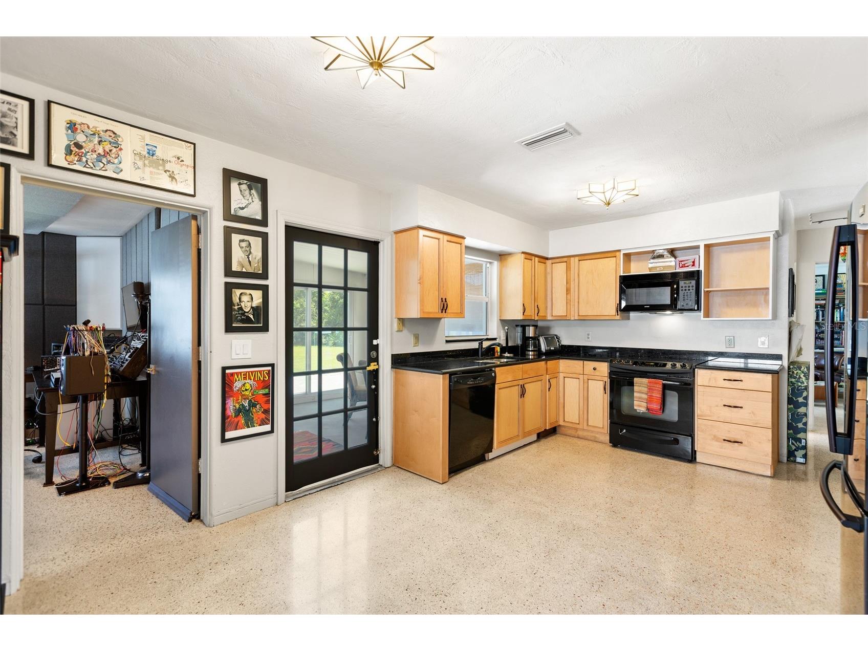 1124 40th Avenue NE Saint Petersburg FL 33703 TB8507963 image21