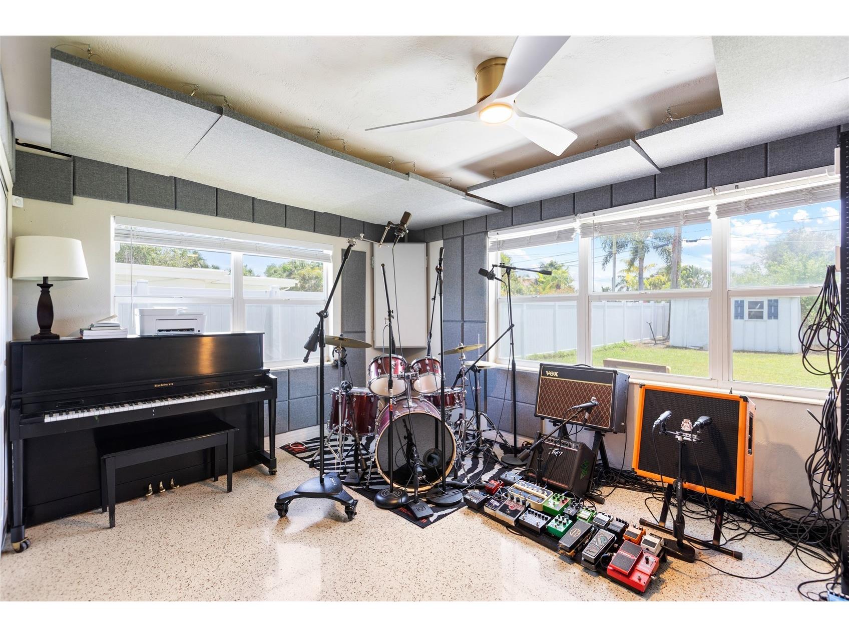 1124 40th Avenue NE Saint Petersburg FL 33703 TB8507963 image26