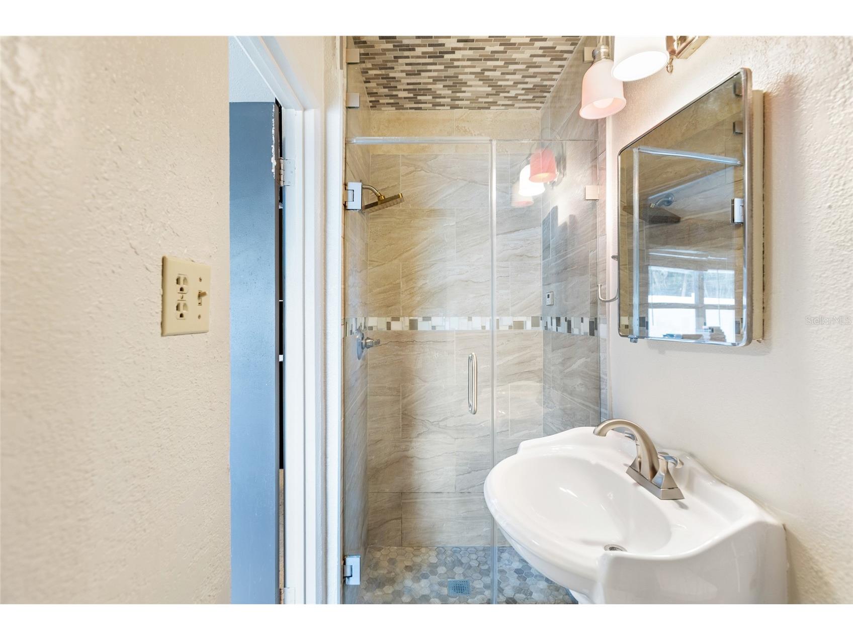 1124 40th Avenue NE Saint Petersburg FL 33703 TB8507963 image32