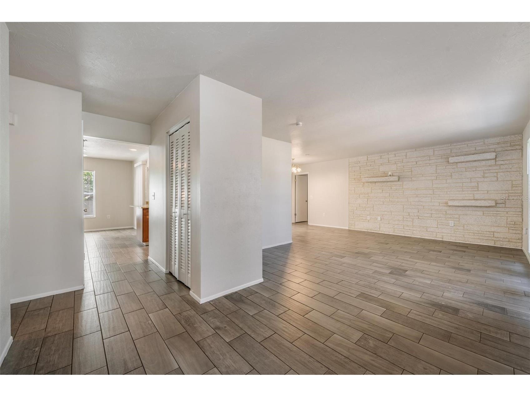 1124 Danny Drive Sarasota FL 34243 TB8500717 image4