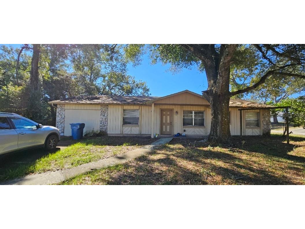 1124 Garden Circle Deland FL 32720 V4933143 image1