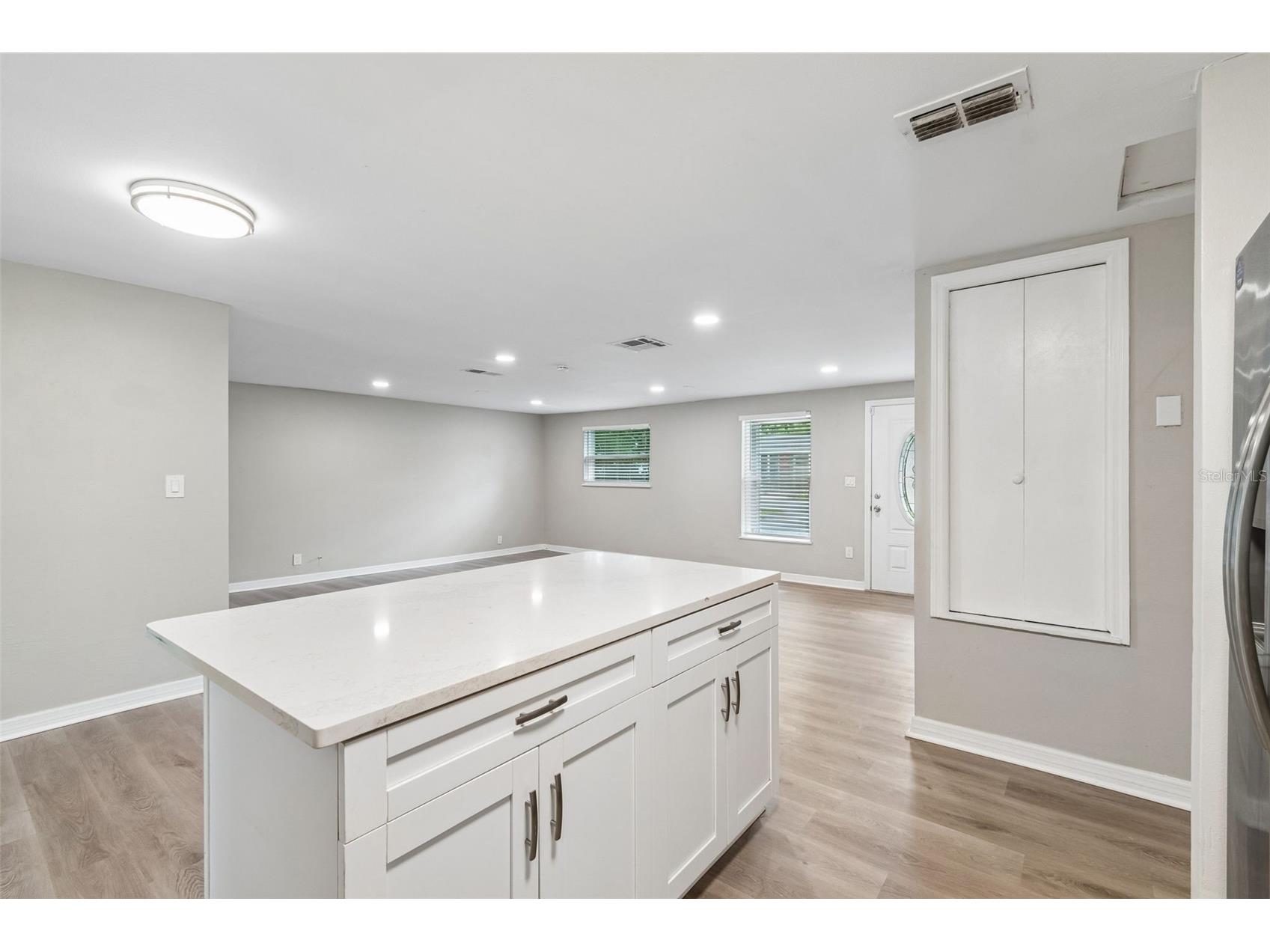 1124 Jadewood Avenue Clearwater FL 33759 TB8526437 image15