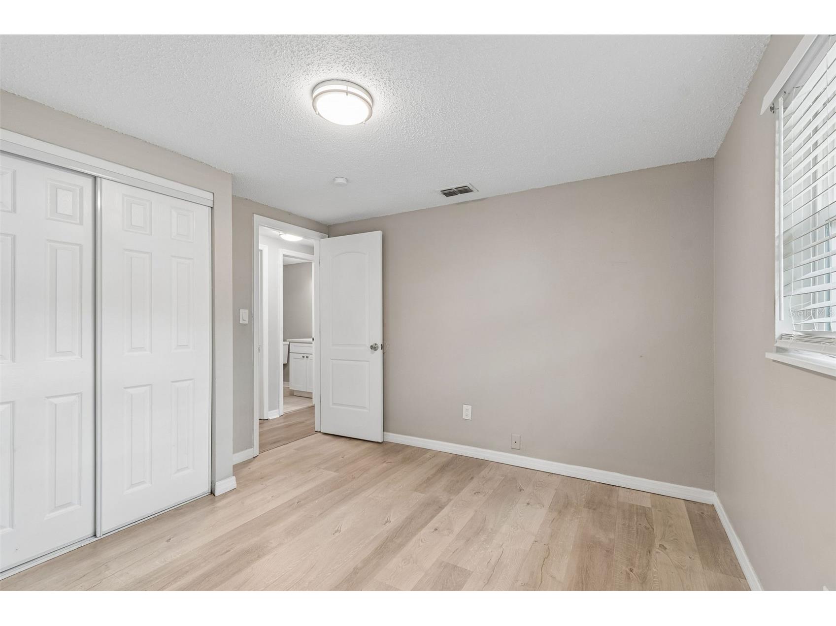 1124 Jadewood Avenue Clearwater FL 33759 TB8526437 image25
