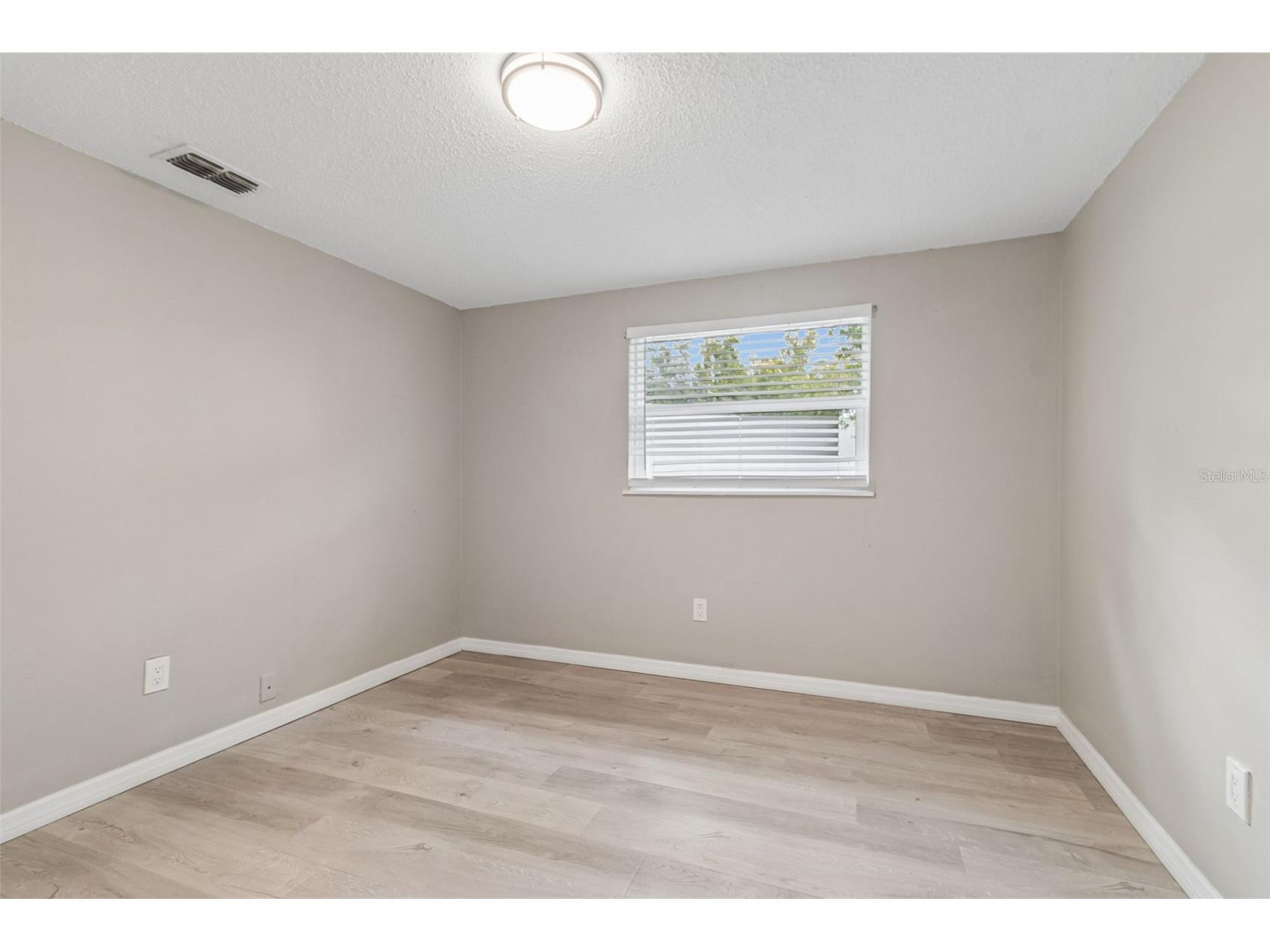 1124 Jadewood Avenue Clearwater FL 33759 TB8526437 image27