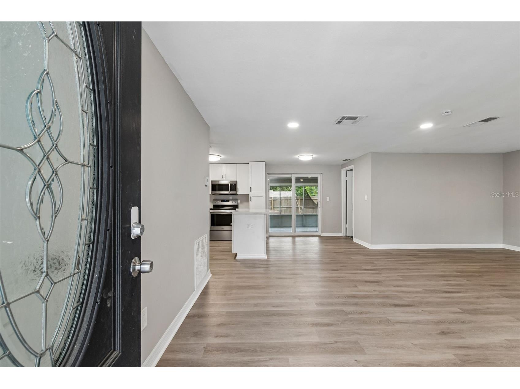 1124 Jadewood Avenue Clearwater FL 33759 TB8526437 image3