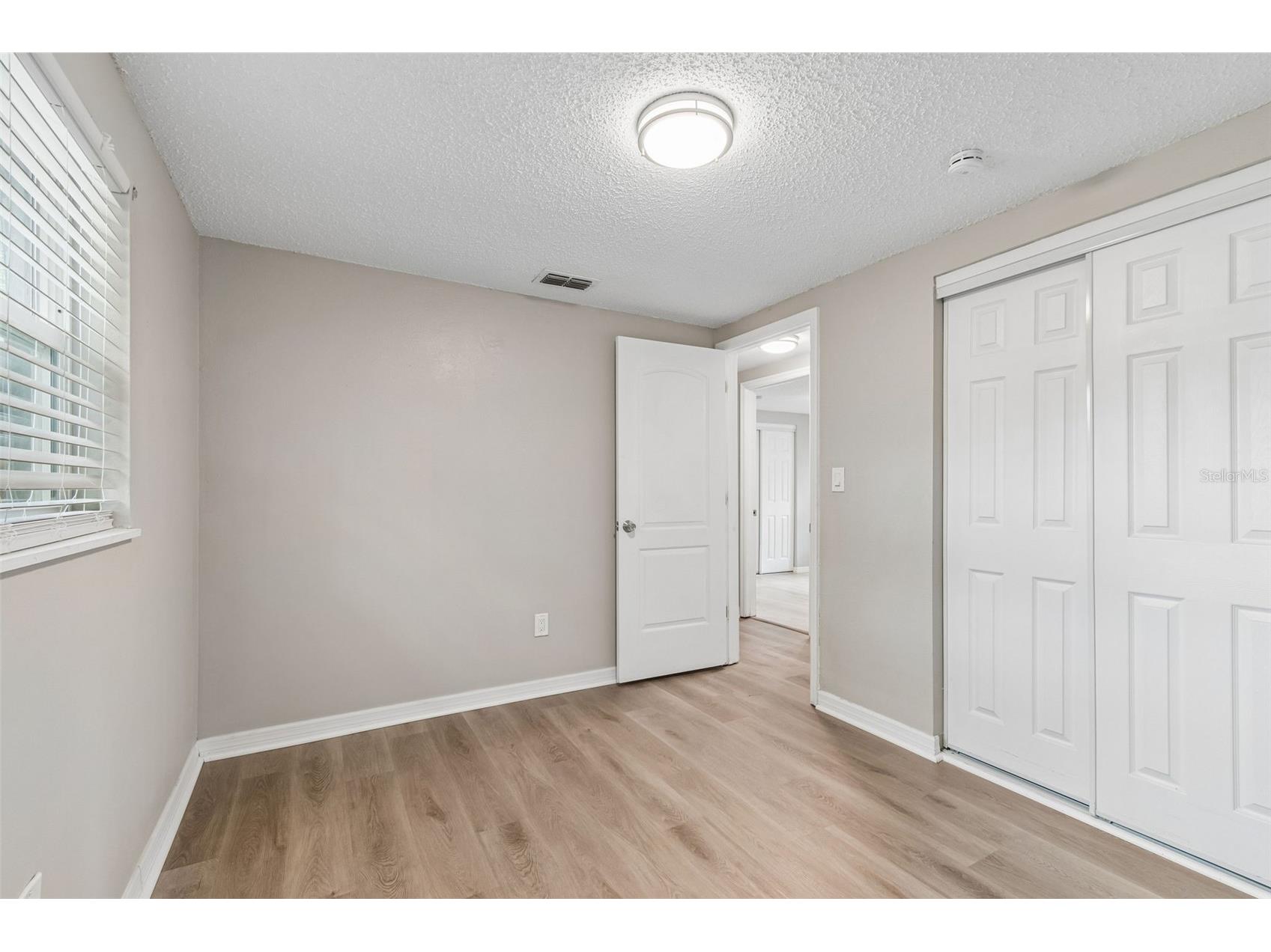 1124 Jadewood Avenue Clearwater FL 33759 TB8526437 image32