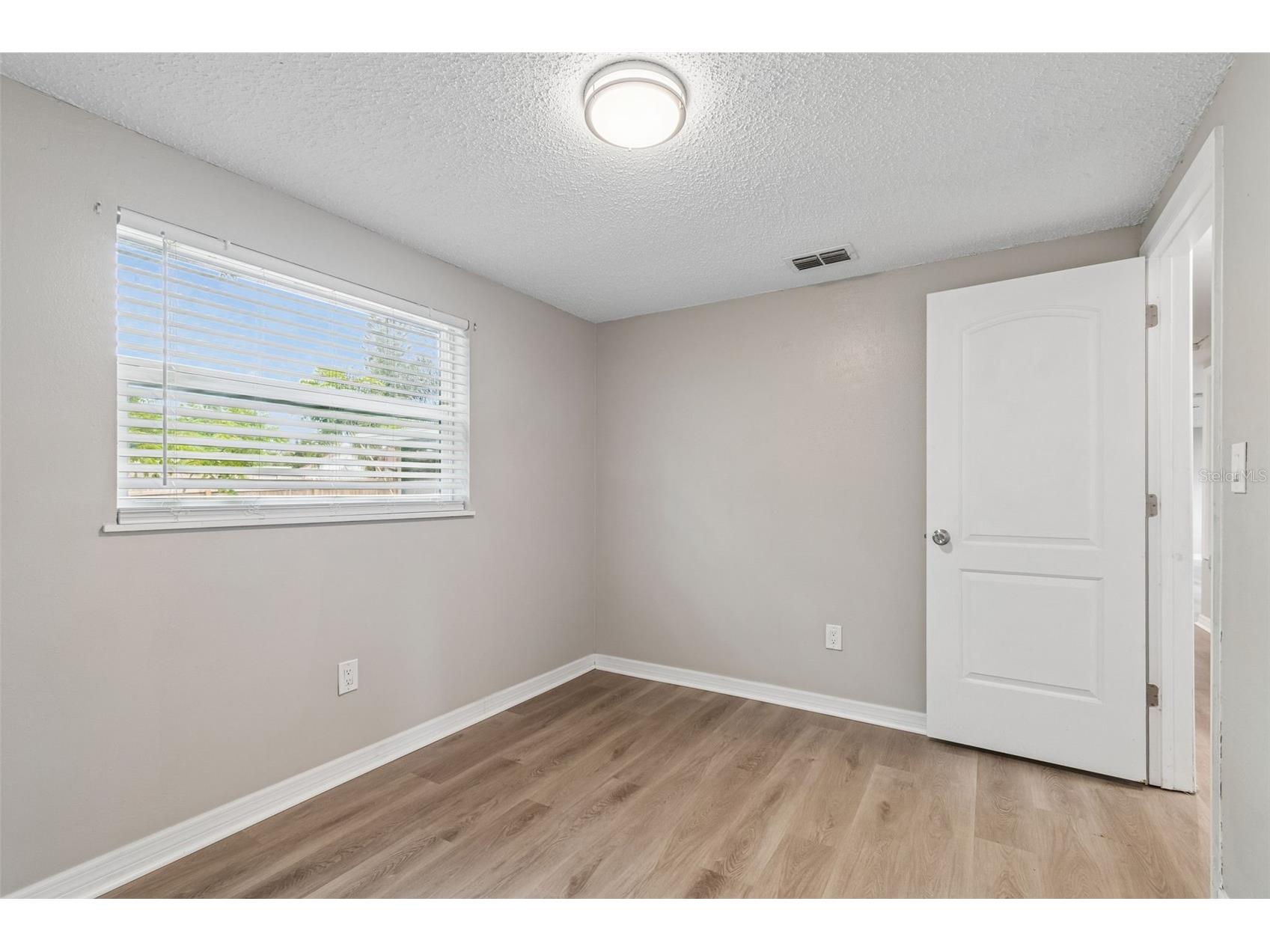 1124 Jadewood Avenue Clearwater FL 33759 TB8526437 image33