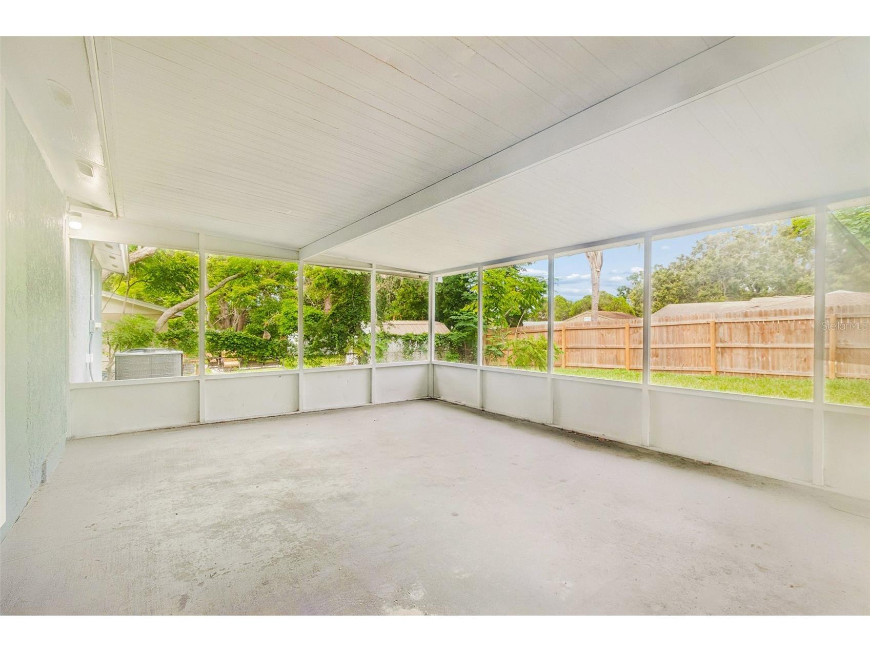 1124 Jadewood Avenue Clearwater FL 33759 TB8526437 image35