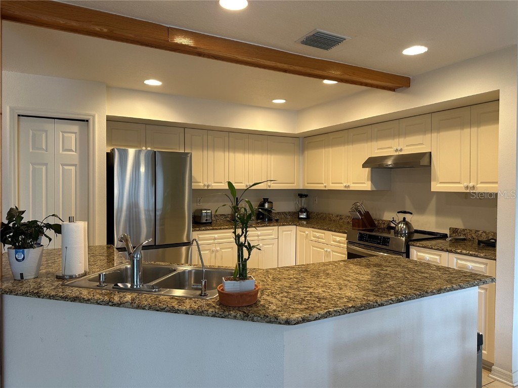 1124 Sunset Point Road #302 Clearwater FL 33755 TB8405621 image10