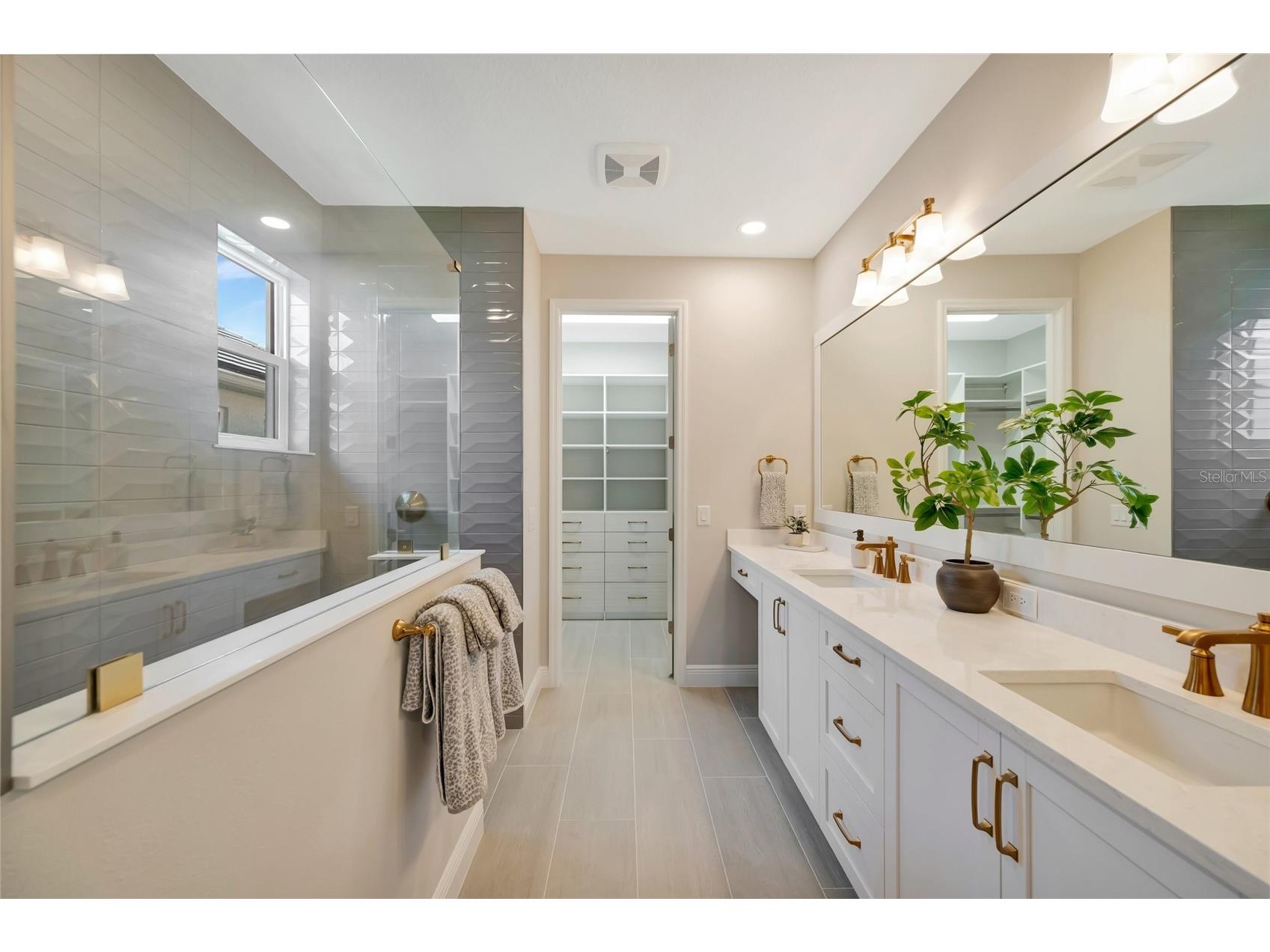 1124 Waterline Court Sarasota FL 34240 A4692511 image32