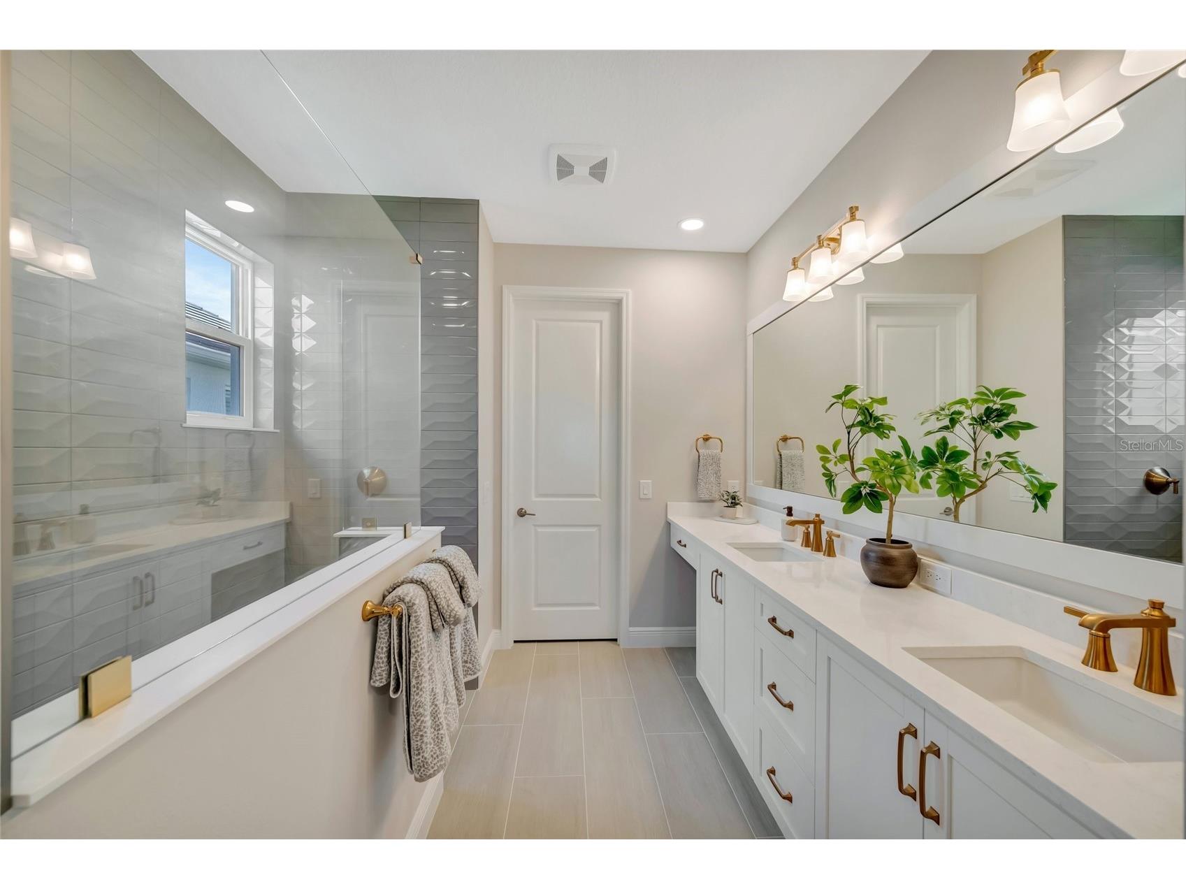 1124 Waterline Court Sarasota FL 34240 A4692511 image34
