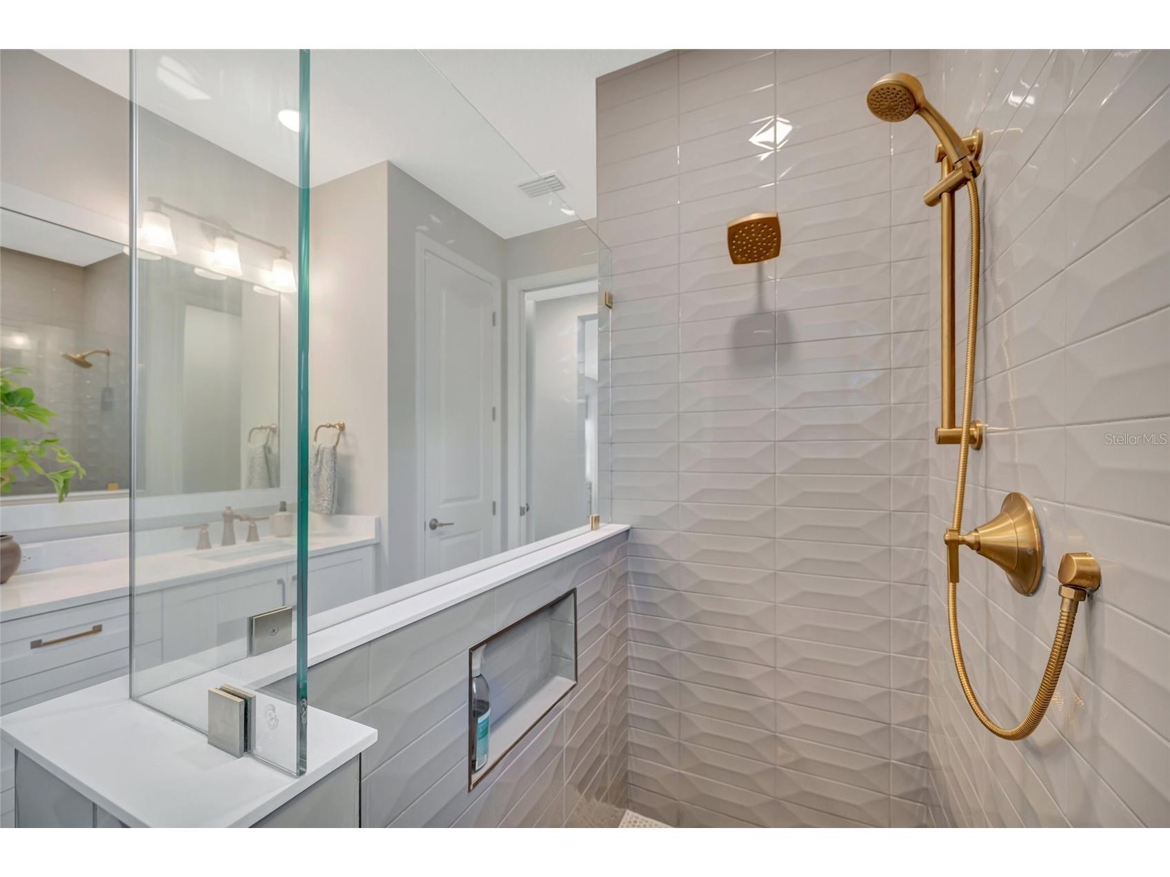 1124 Waterline Court Sarasota FL 34240 A4692511 image37