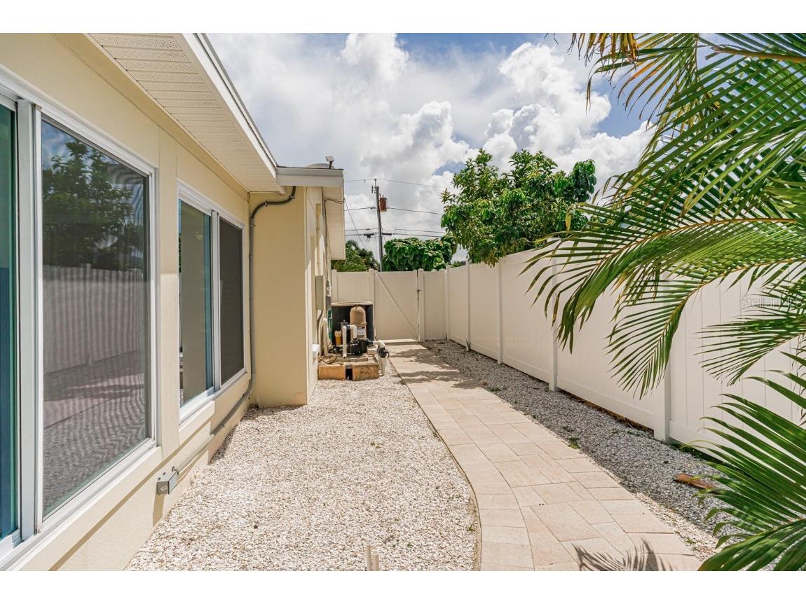 11240 7th Street E Treasure Island FL 33706 - CANAL TO INTRACOASTAL TB8448941 image33