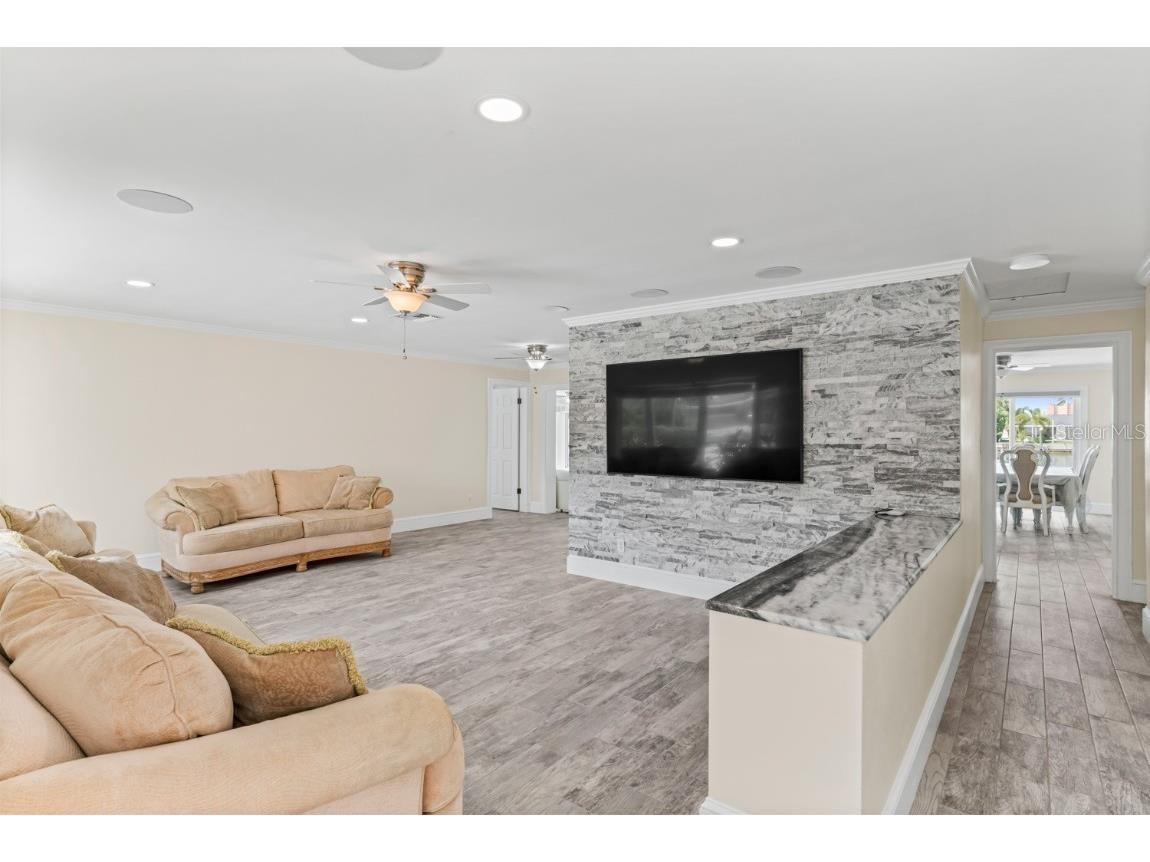 11240 7th Street E Treasure Island FL 33706 - CANAL TO INTRACOASTAL TB8448941 image8