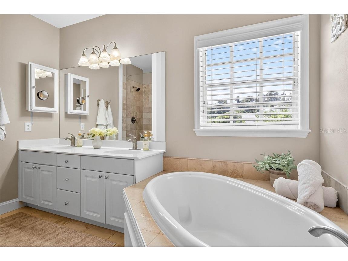 11240 Grandview Dr Dade City FL 33525 TB8420919 image34