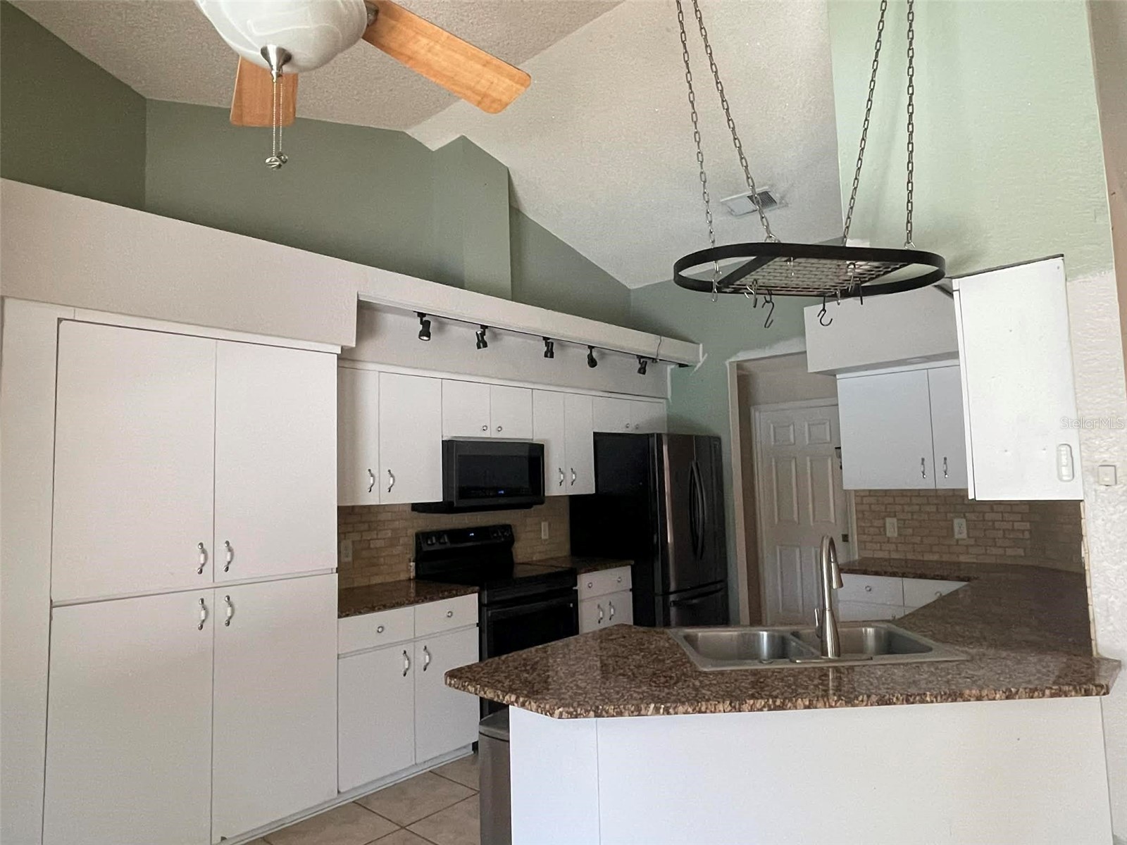 11242 Mirage Avenue Weeki Wachee FL 34614 W7882903 image8
