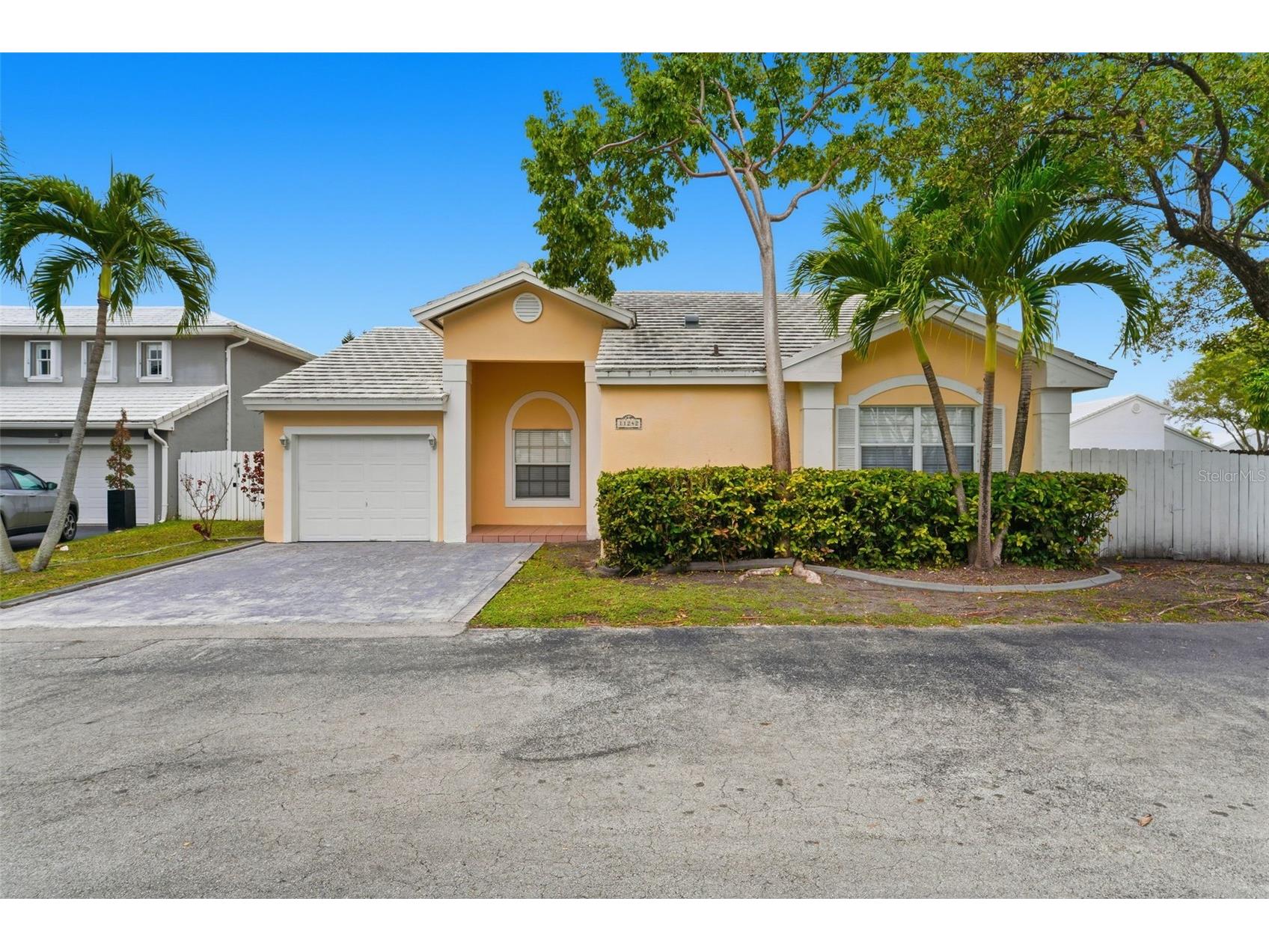 11242 Sw 64th Miami FL 33173 O6373068 image1
