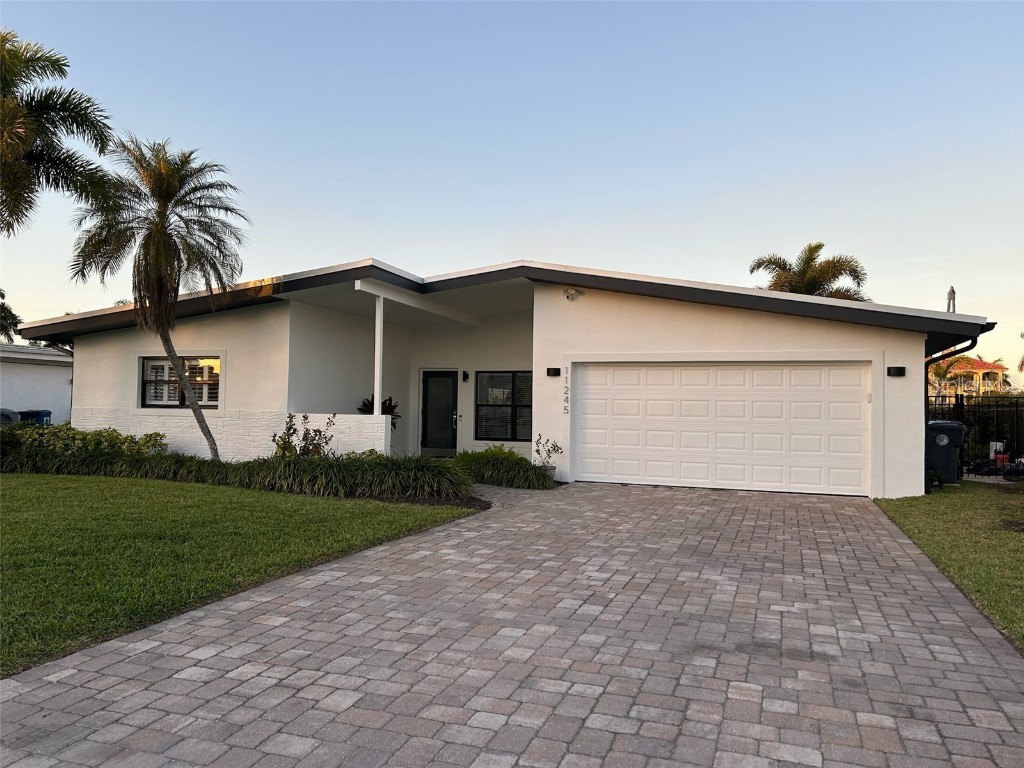 11245 6th Street E Treasure Island FL 33706 - INTRACOASTAL TB8326589 image1