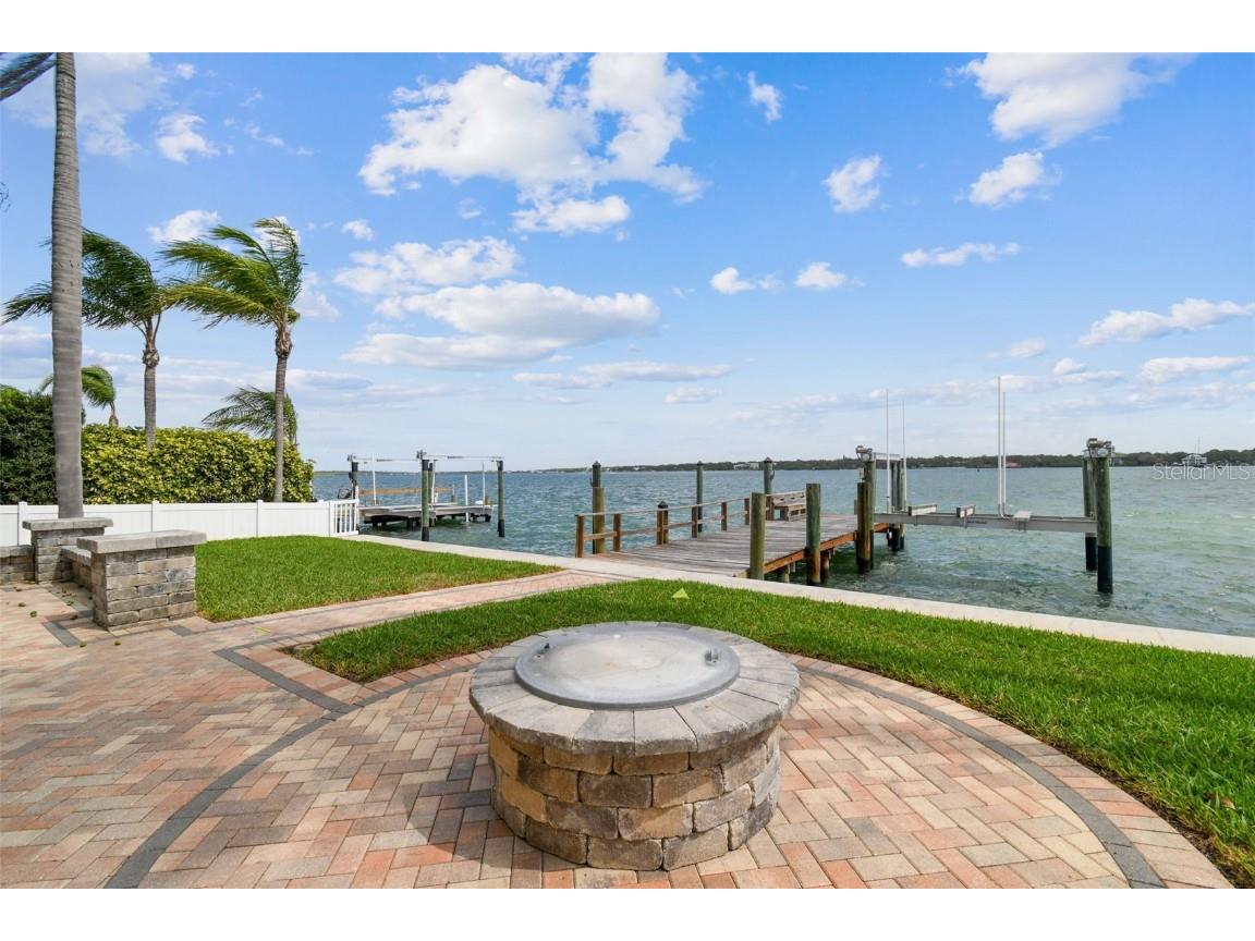 11245 9th Street E Treasure Island FL 33706 U8196953 image1