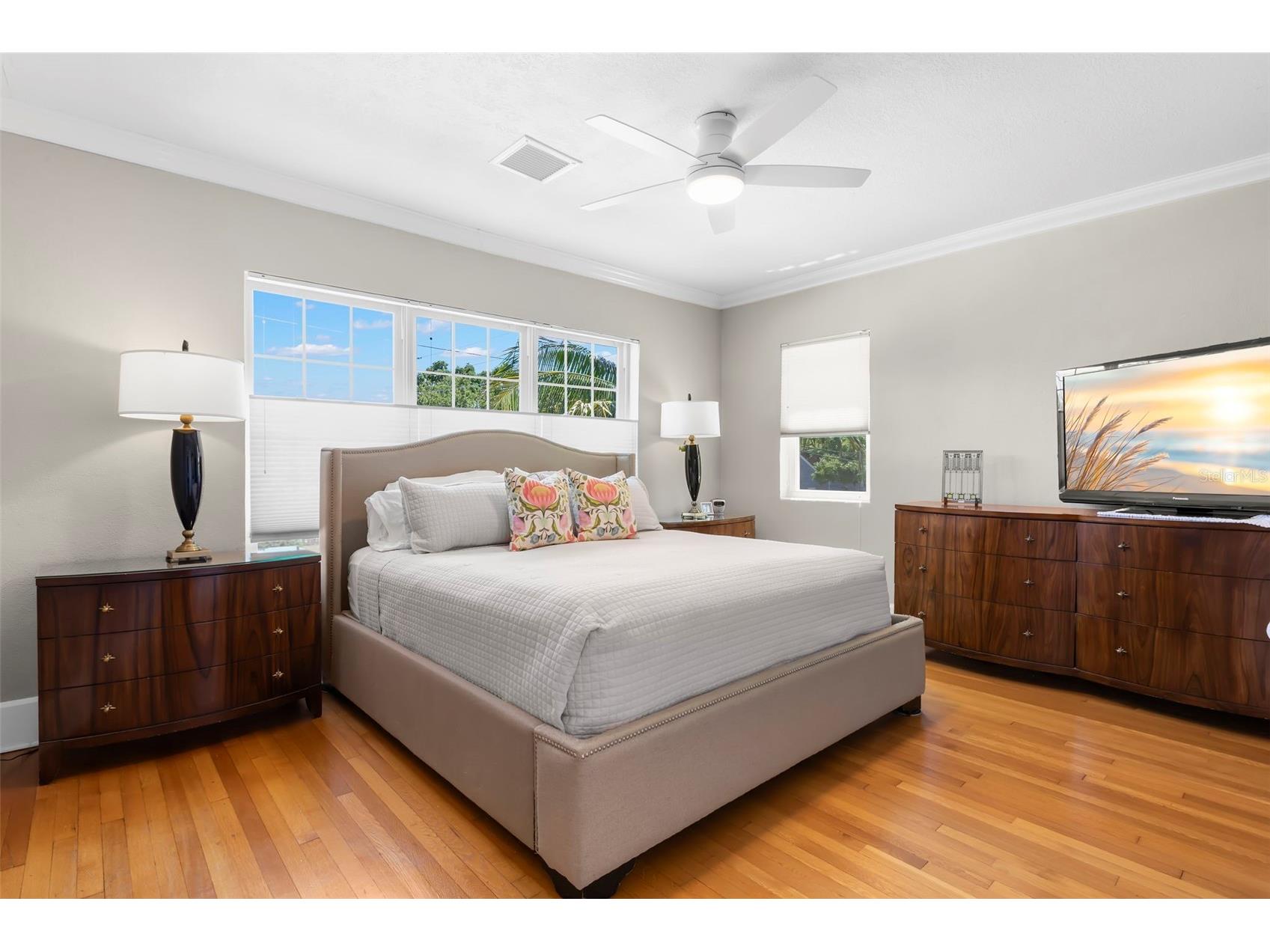 1125 11th Avenue NE Saint Petersburg FL 33705 TB8521711 image24