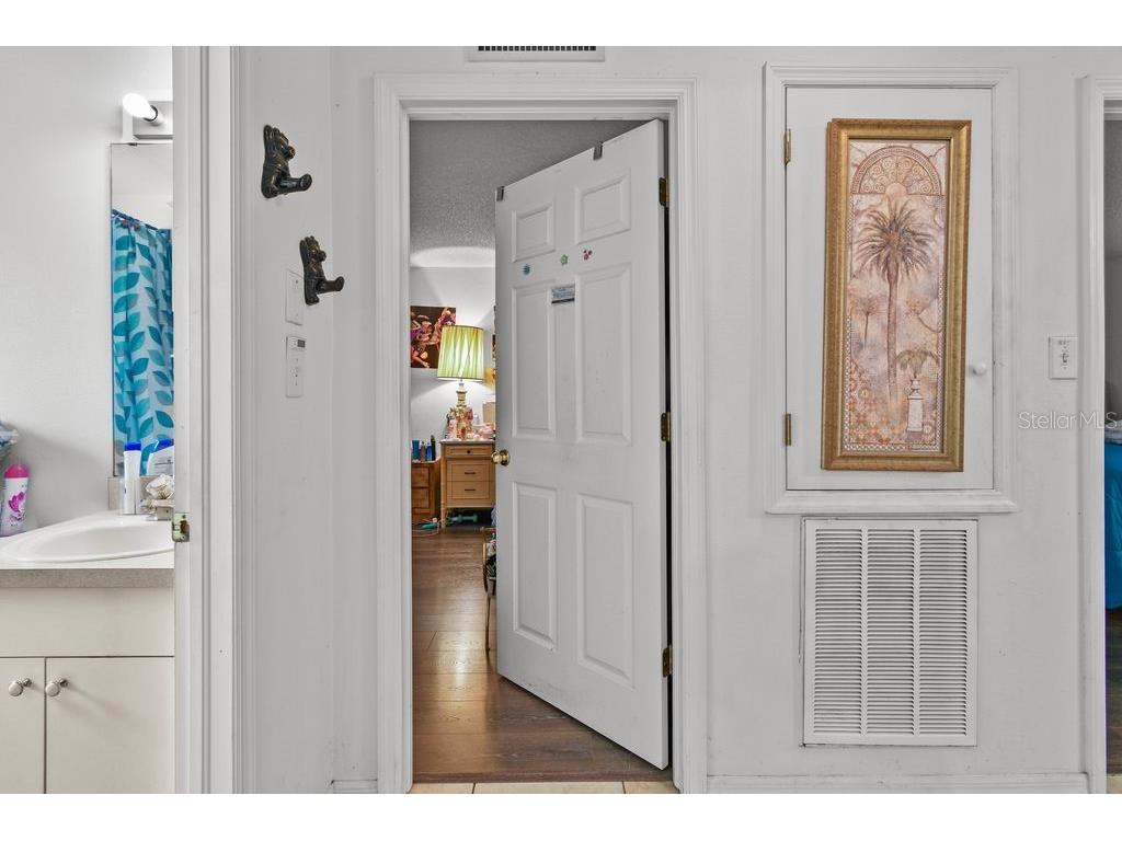 1125 40th Street S Saint Petersburg FL 33711 TB8465244 image35