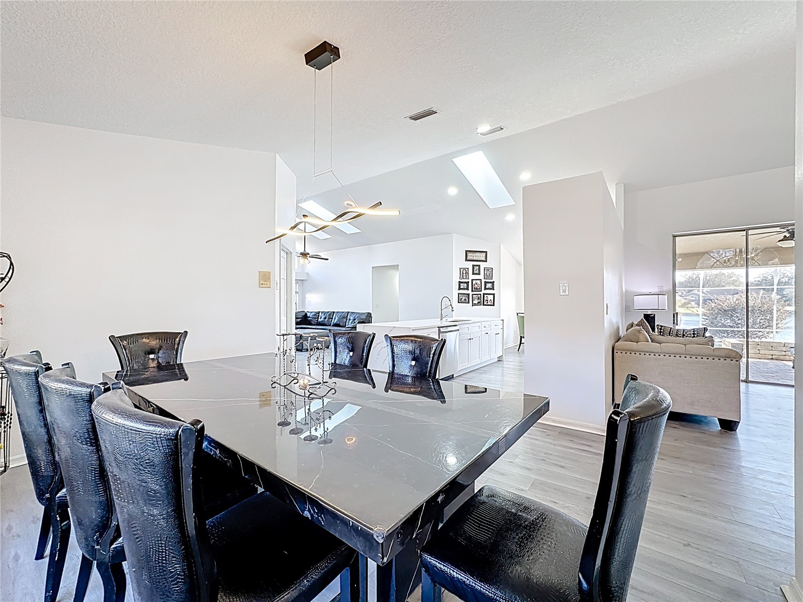 1125 Almond Tree Circle Orlando FL 32835 - SPRING POND O6388821 image16