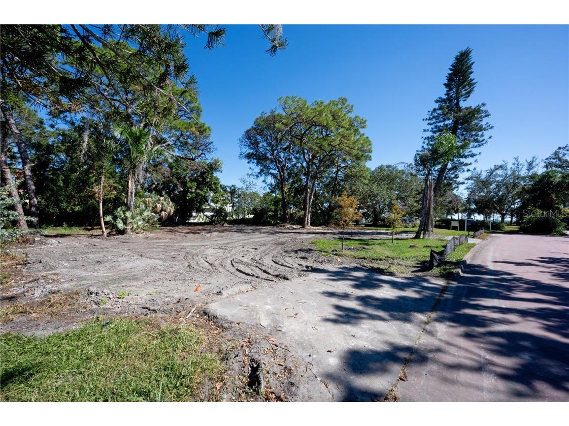 1125 Friendly Way S Saint Petersburg FL 33705 TB8412742 image7