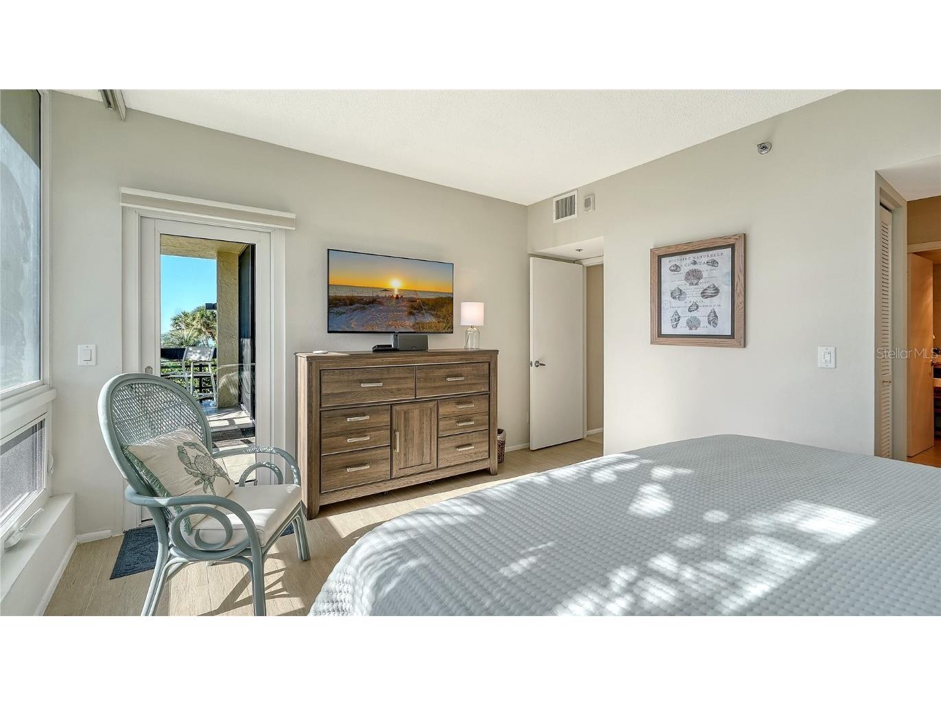 1125 Gulf Of Mexico Drive #101 Longboat Key FL 34228 A4672544 image19