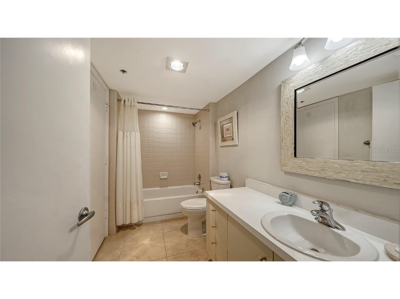 1125 Gulf Of Mexico Drive #101 Longboat Key FL 34228 A4672544 image26