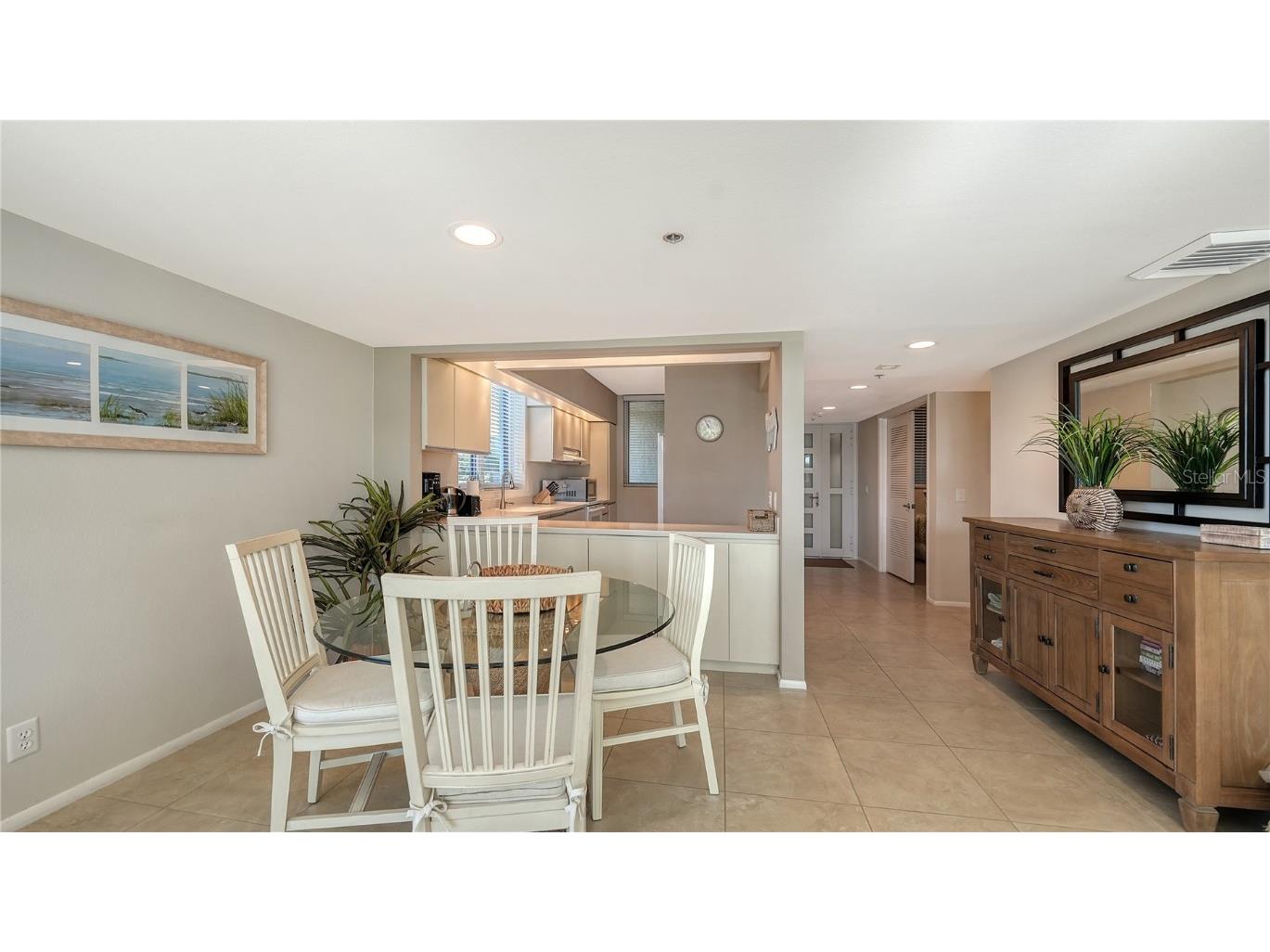 1125 Gulf Of Mexico Drive #101 Longboat Key FL 34228 A4672544 image3