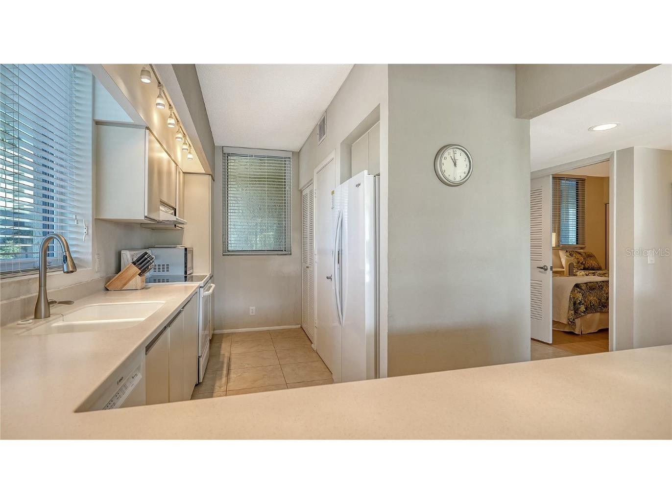 1125 Gulf Of Mexico Drive #101 Longboat Key FL 34228 A4672544 image4