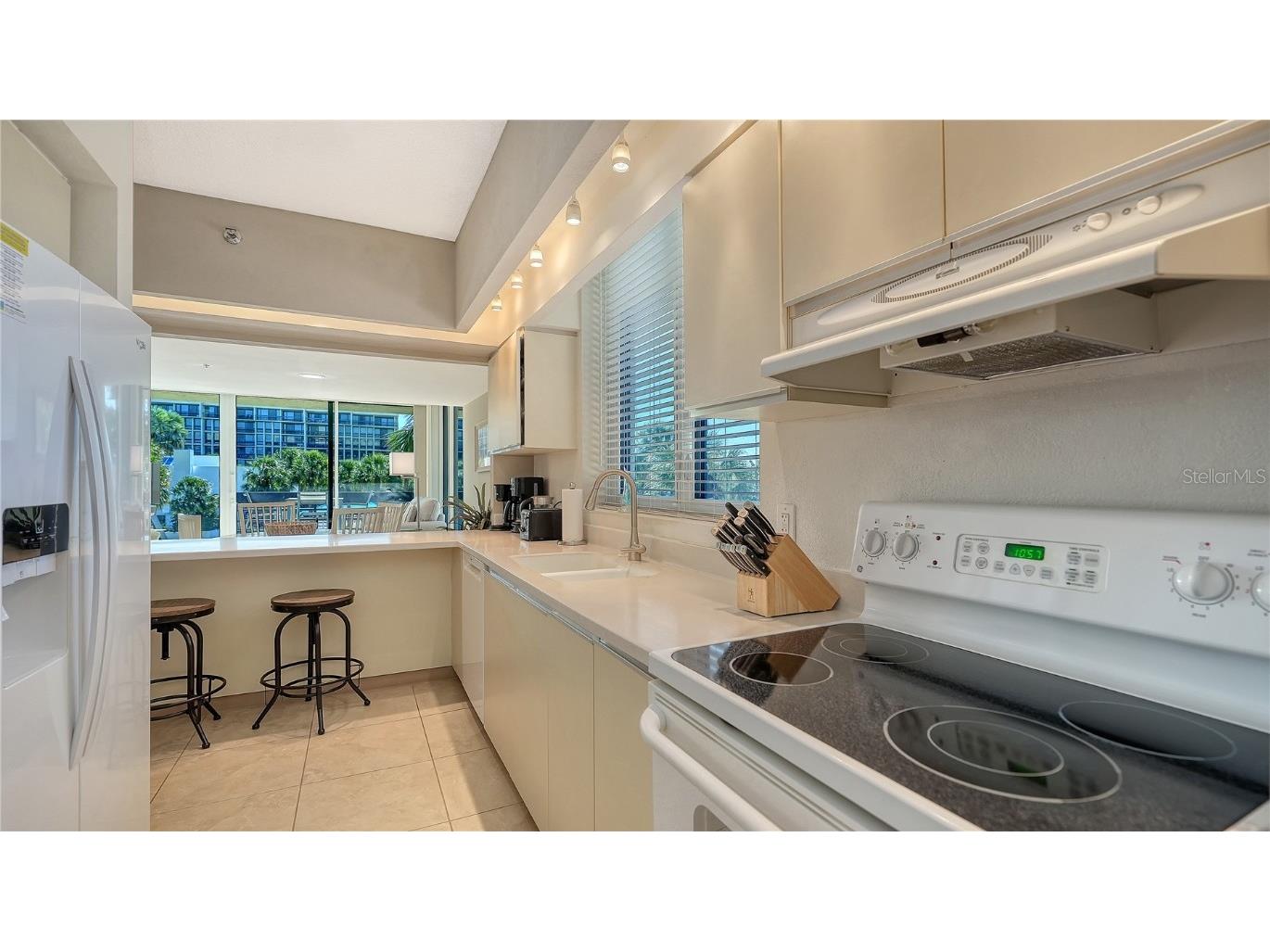 1125 Gulf Of Mexico Drive #101 Longboat Key FL 34228 A4672544 image5