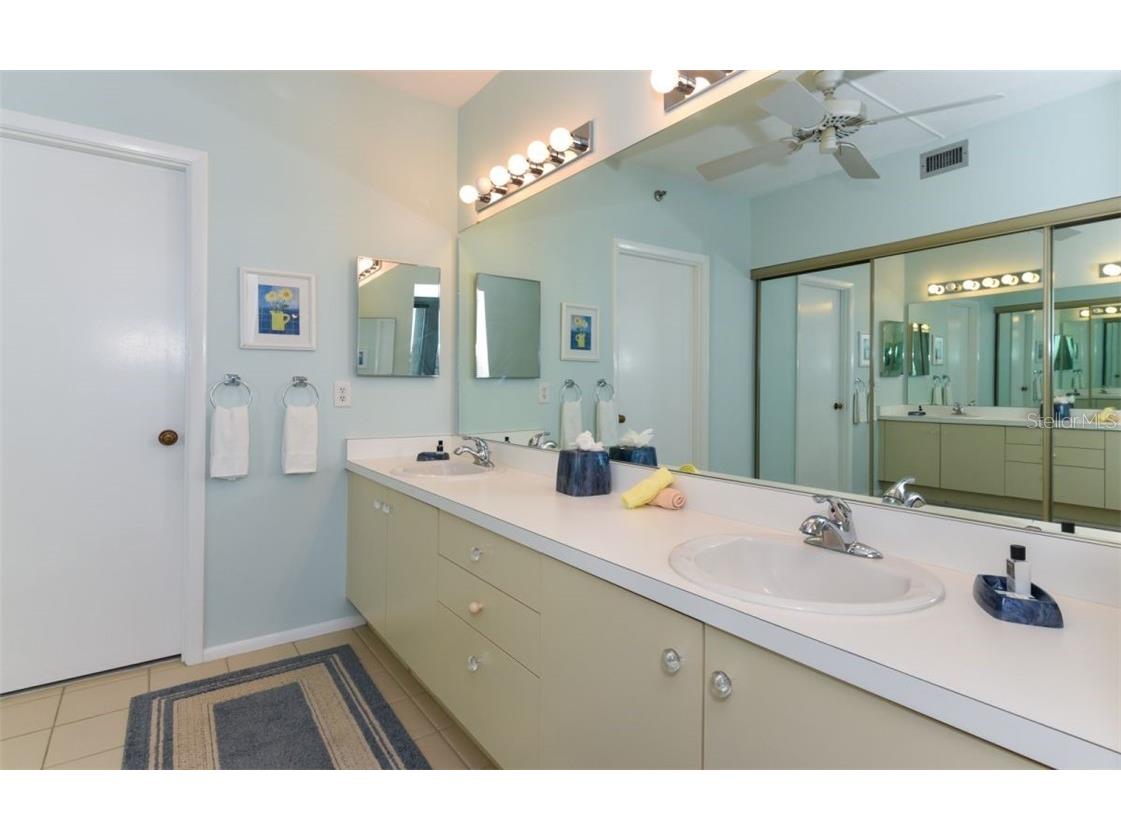 1125 Gulf Of Mexico Drive #403 Longboat Key FL 34228 - GULF OF MEXICO A4480600 image27