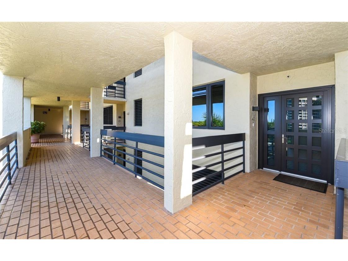 1125 Gulf Of Mexico Drive #403 Longboat Key FL 34228 - GULF OF MEXICO A4480600 image3