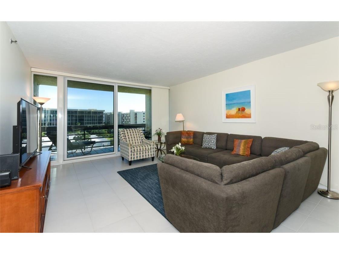 1125 Gulf Of Mexico Drive #403 Longboat Key FL 34228 - GULF OF MEXICO A4480600 image6