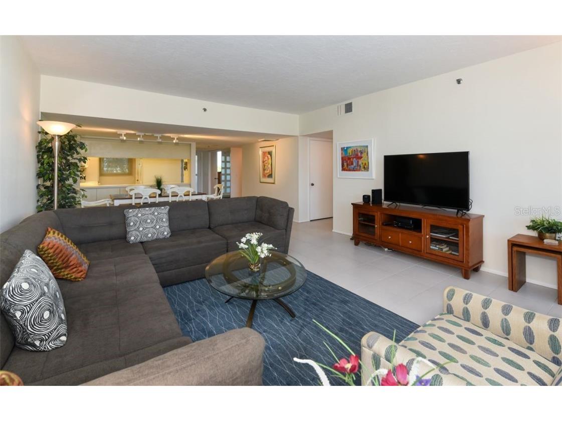 1125 Gulf Of Mexico Drive #403 Longboat Key FL 34228 - GULF OF MEXICO A4480600 image8