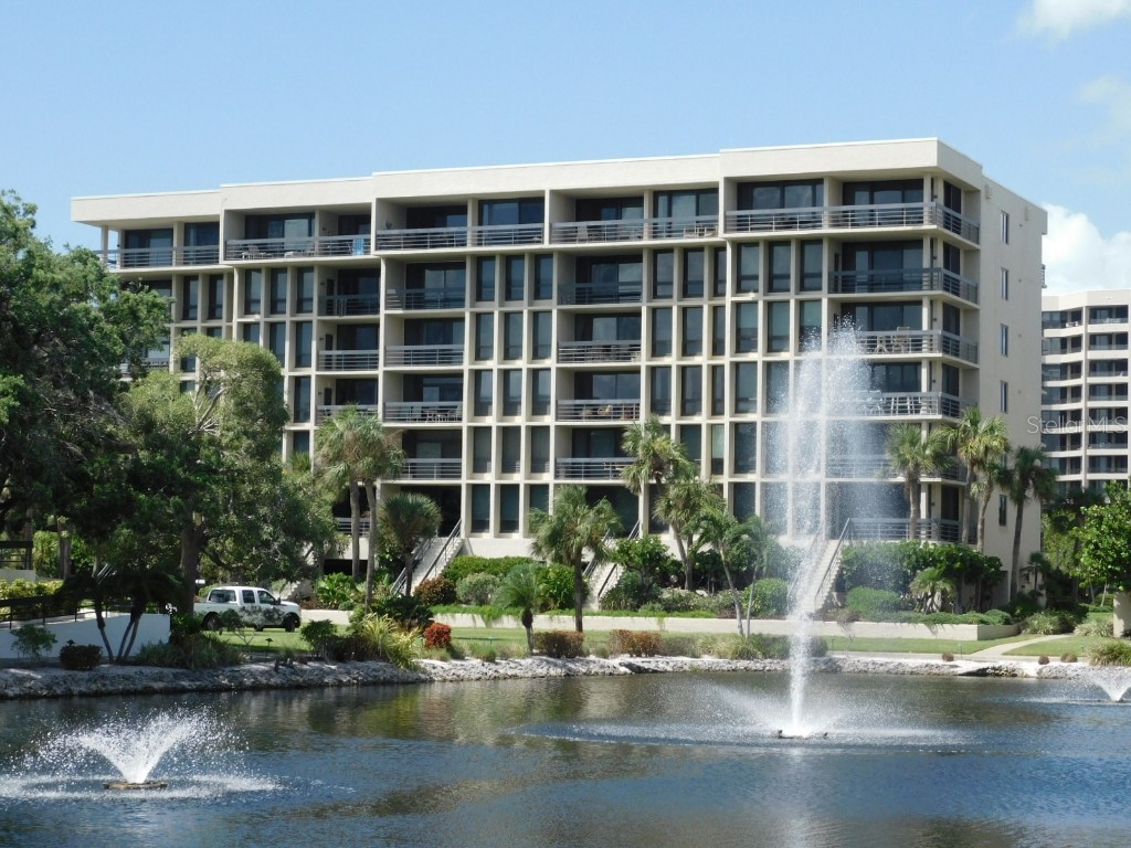 1125 Gulf Of Mexico Drive #405 Longboat Key FL 34228 A4586266 image1