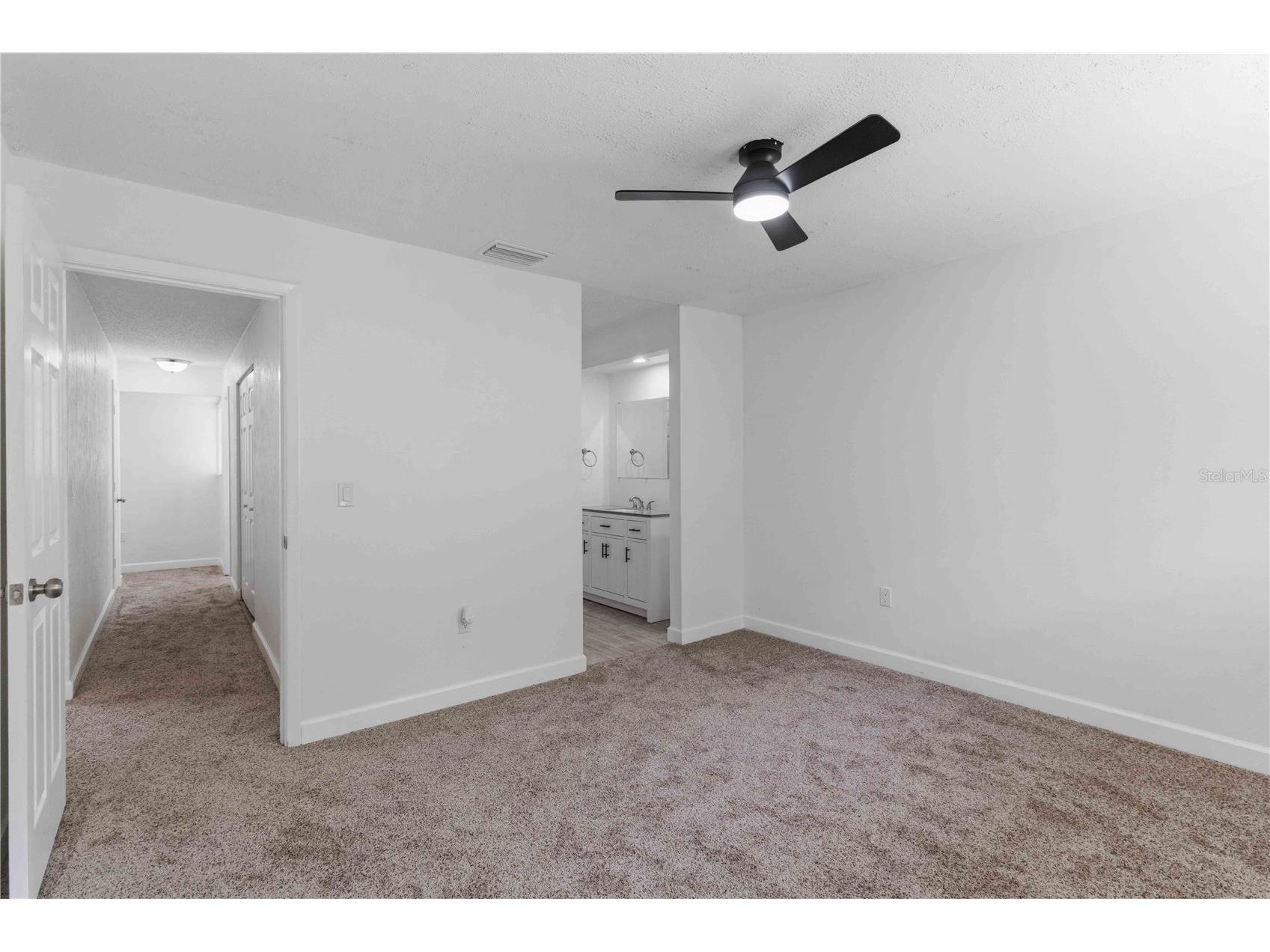 1125 Longfellow Way #125-B Sarasota FL 34243 A4691728 image20